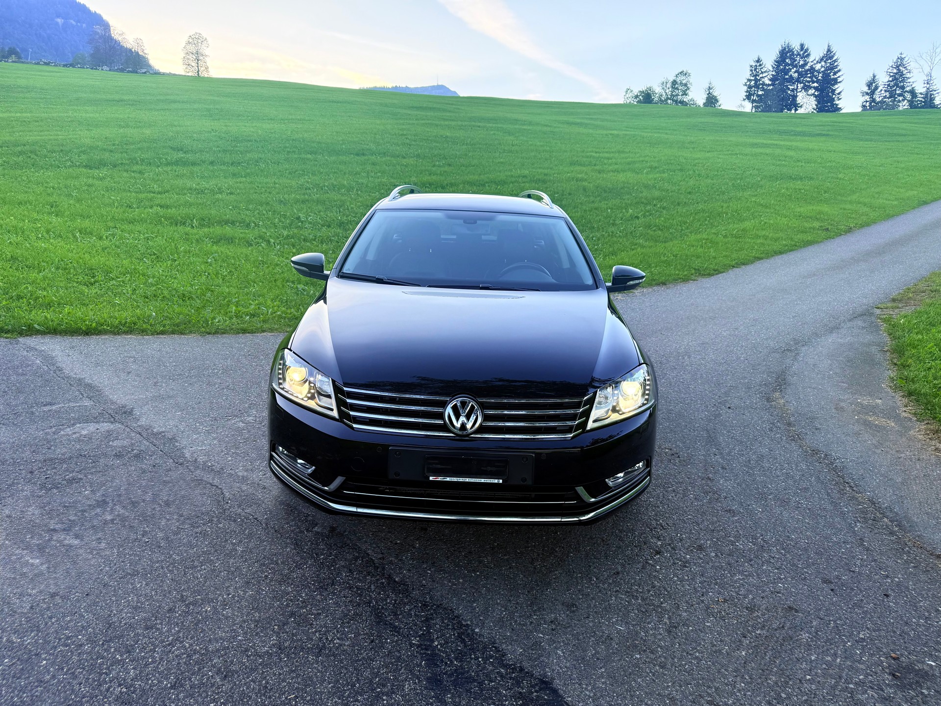 VW Passat Variant 2.0 TDI BMT Highline 4MDSG-image-4