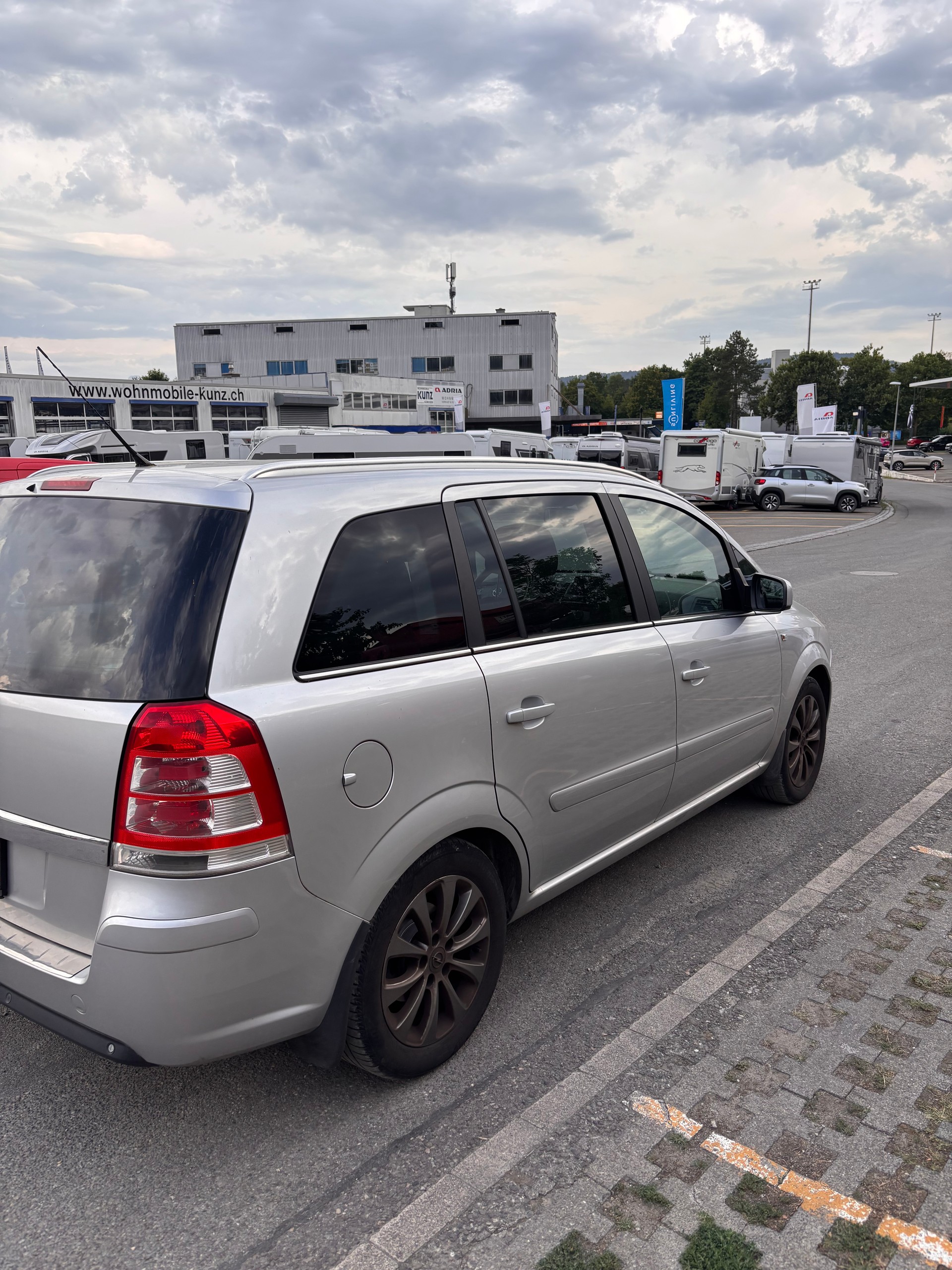OPEL Zafira 2.2i 16V Cosmo Automatic-image-3