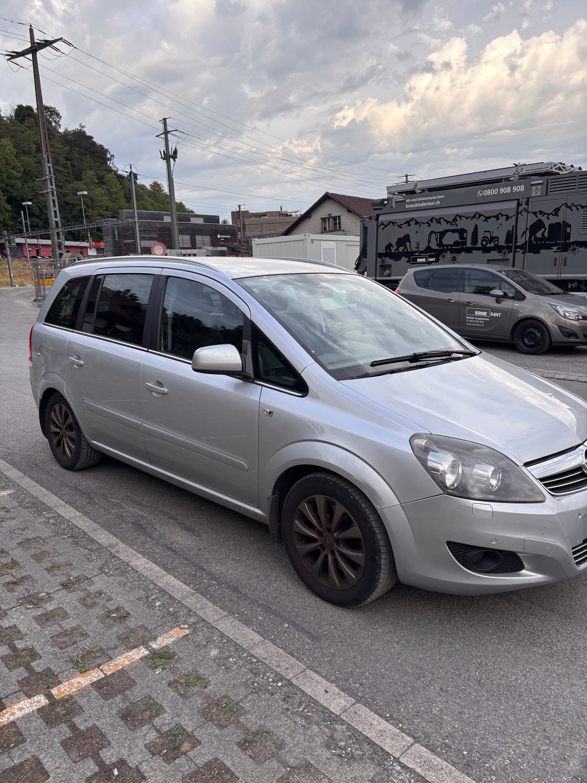 OPEL Zafira 2.2i 16V Cosmo Automatic-image-2