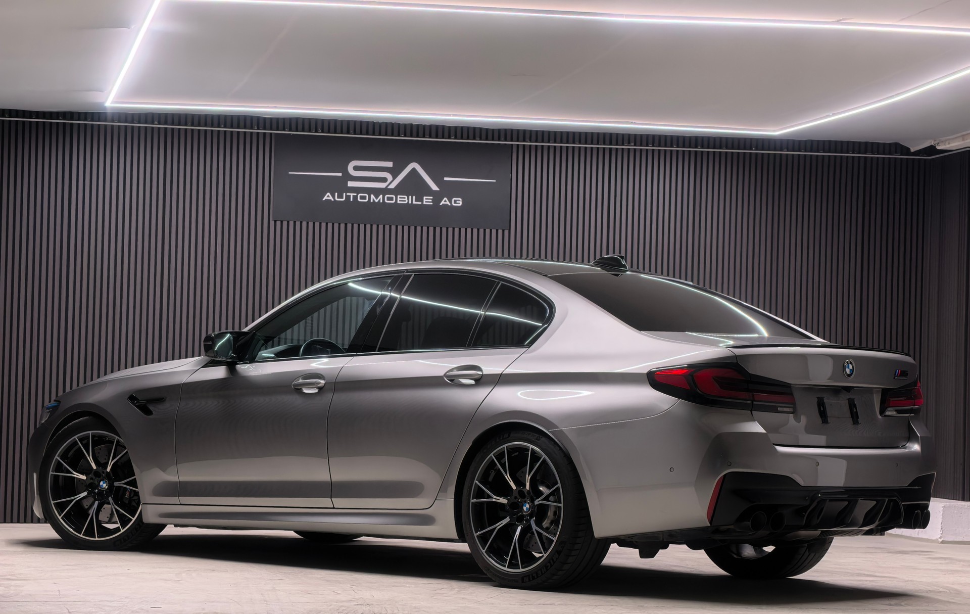 BMW M5 xDrive Competition Drivelogic(Ch)-image-5