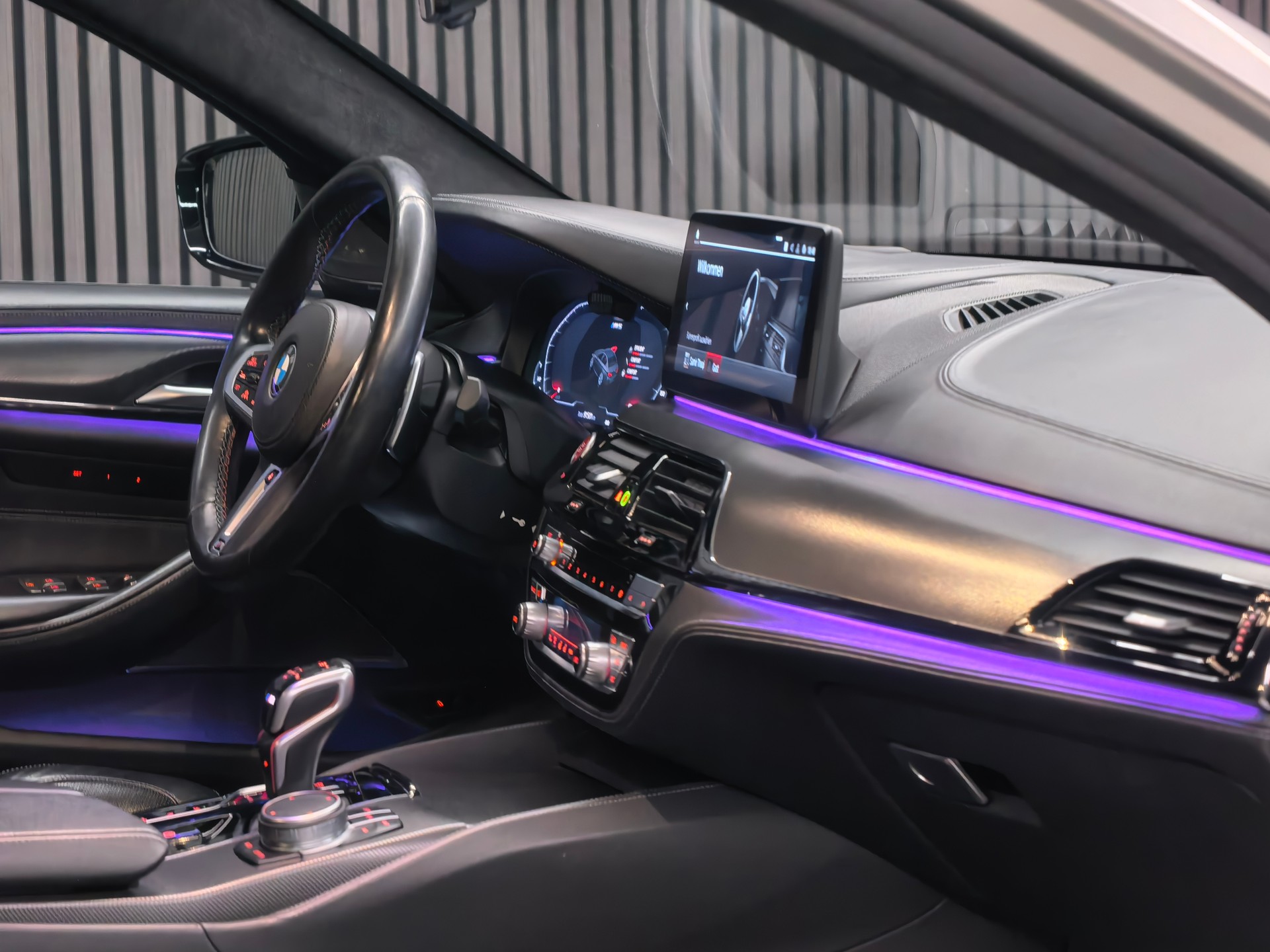 BMW M5 xDrive Competition Drivelogic(Ch)-image-7