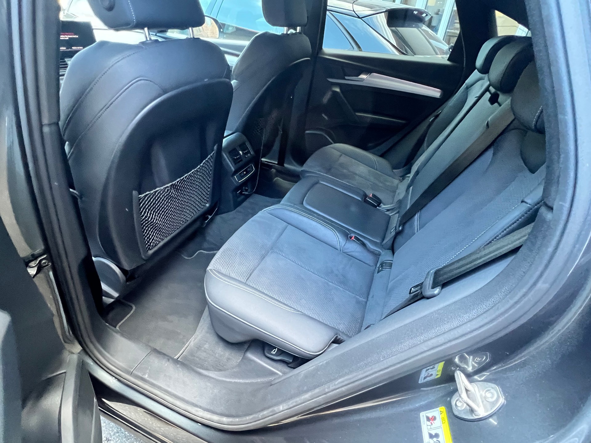 AUDI Q5 Sportback 55 TFSI e PHEV S line quattro S-tronic-image-7