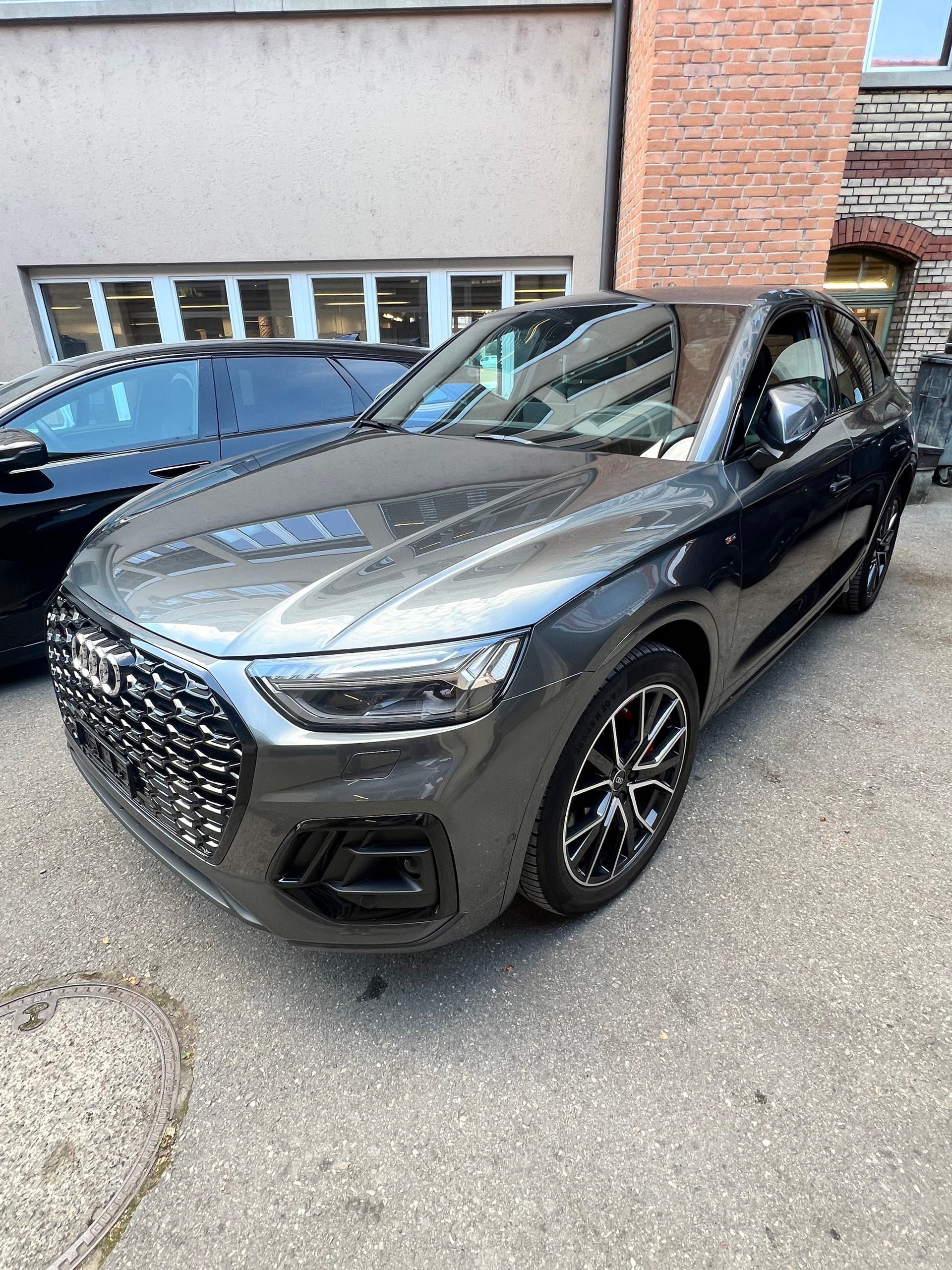 AUDI Q5 Sportback 55 TFSI e PHEV S line quattro S-tronic-image-1
