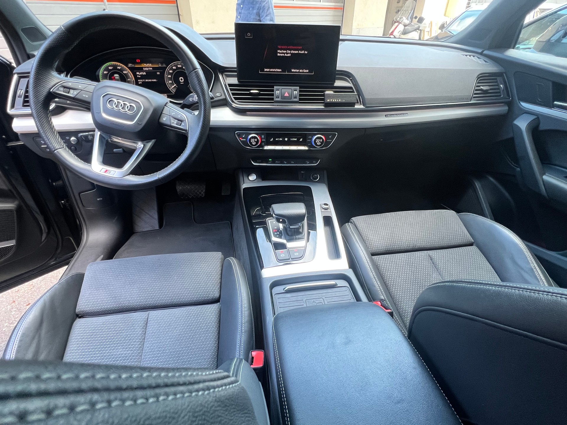 AUDI Q5 Sportback 55 TFSI e PHEV S line quattro S-tronic-image-5