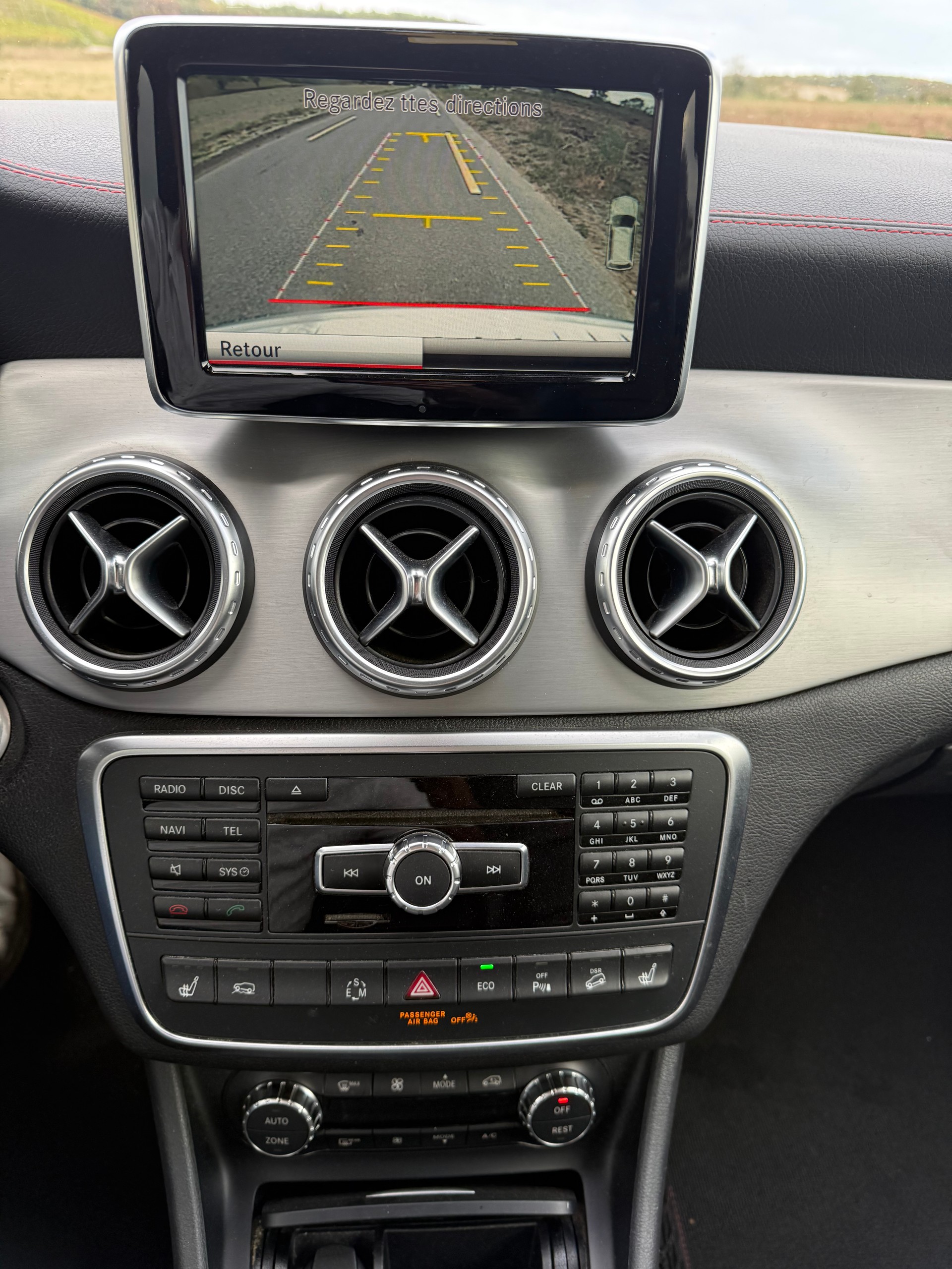 MERCEDES-BENZ GLA 250 AMG Line 4Matic 7G-DCT-image-14