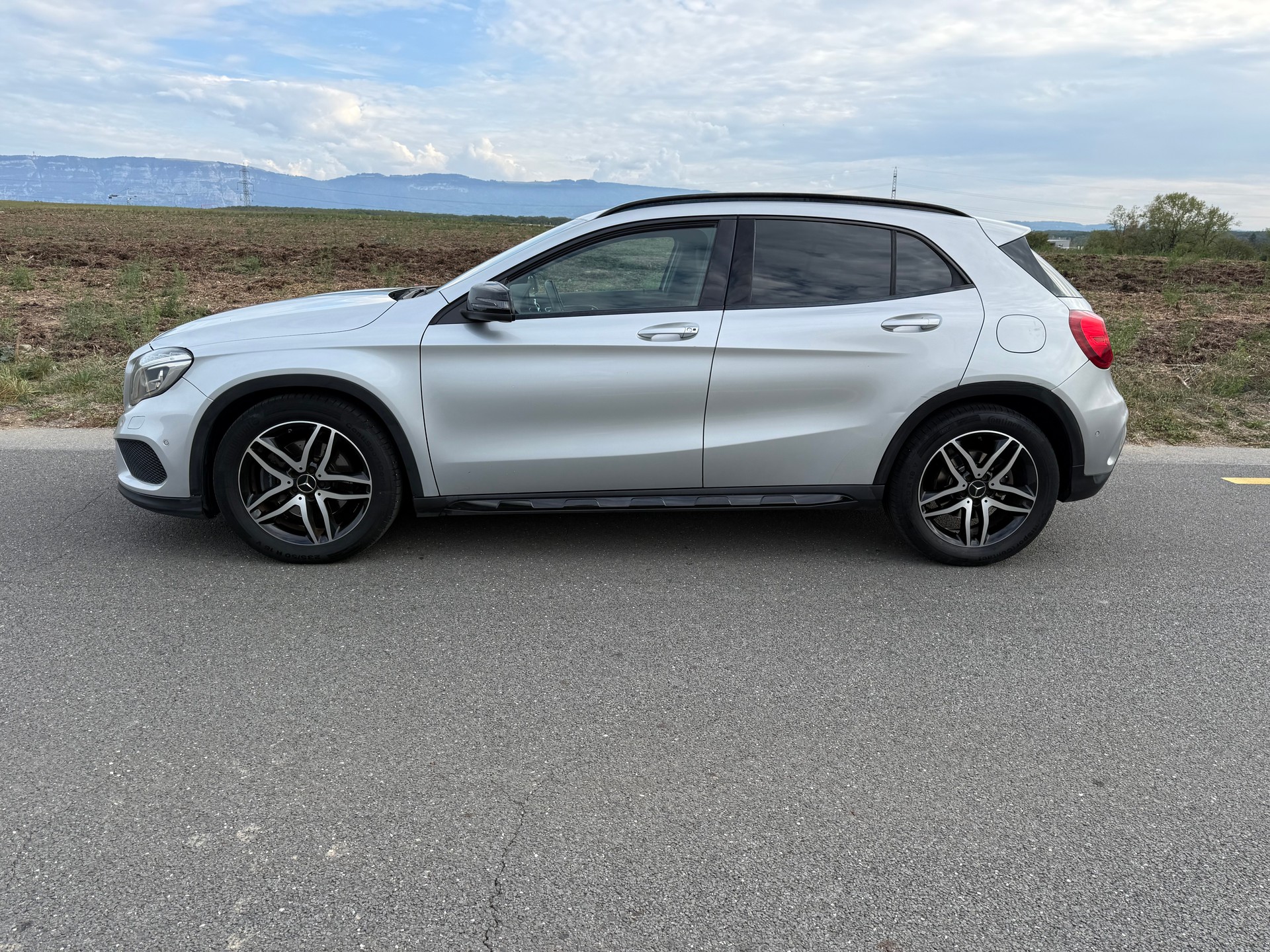 MERCEDES-BENZ GLA 250 AMG Line 4Matic 7G-DCT-image-6
