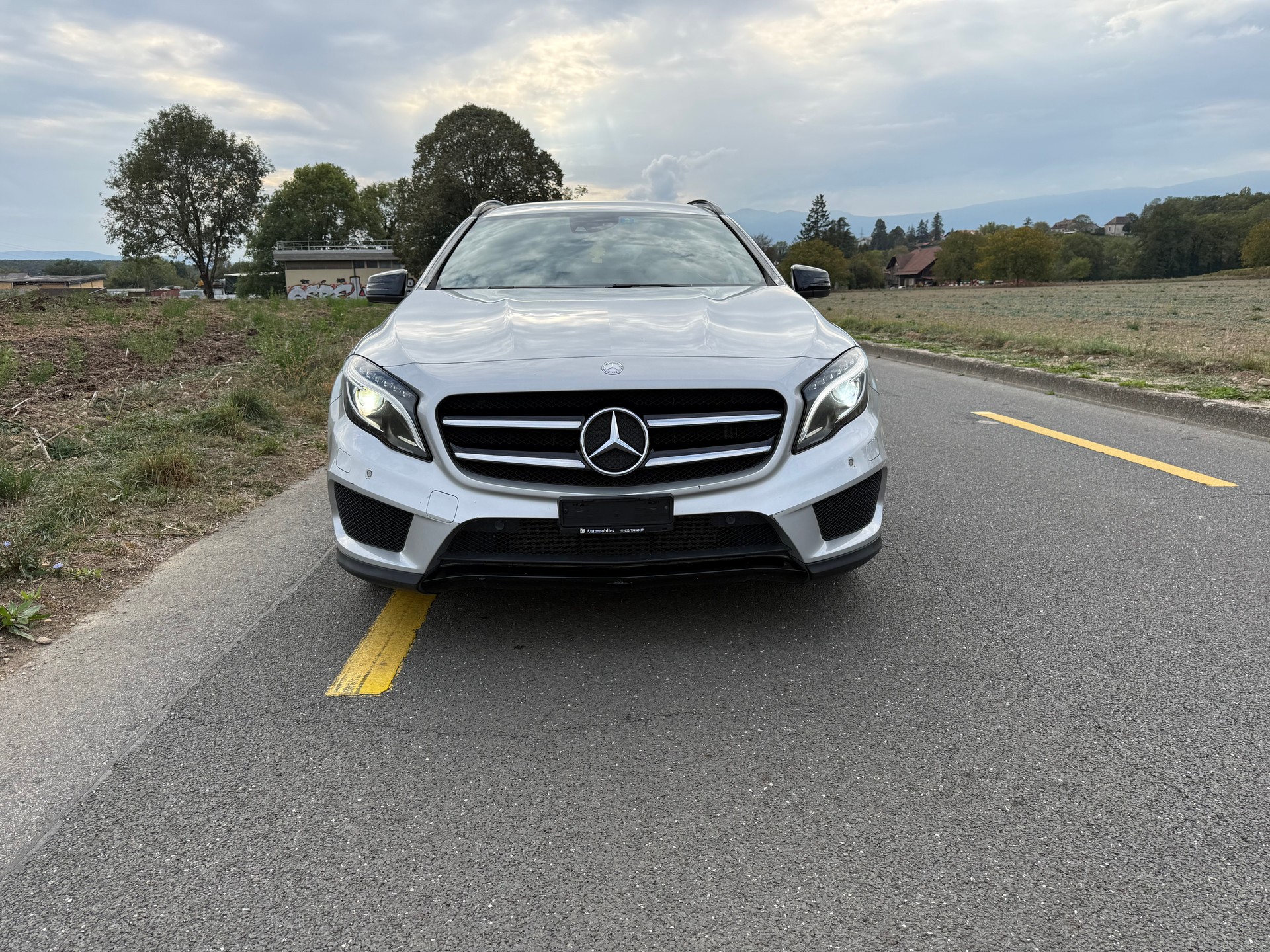MERCEDES-BENZ GLA 250 AMG Line 4Matic 7G-DCT-image-2