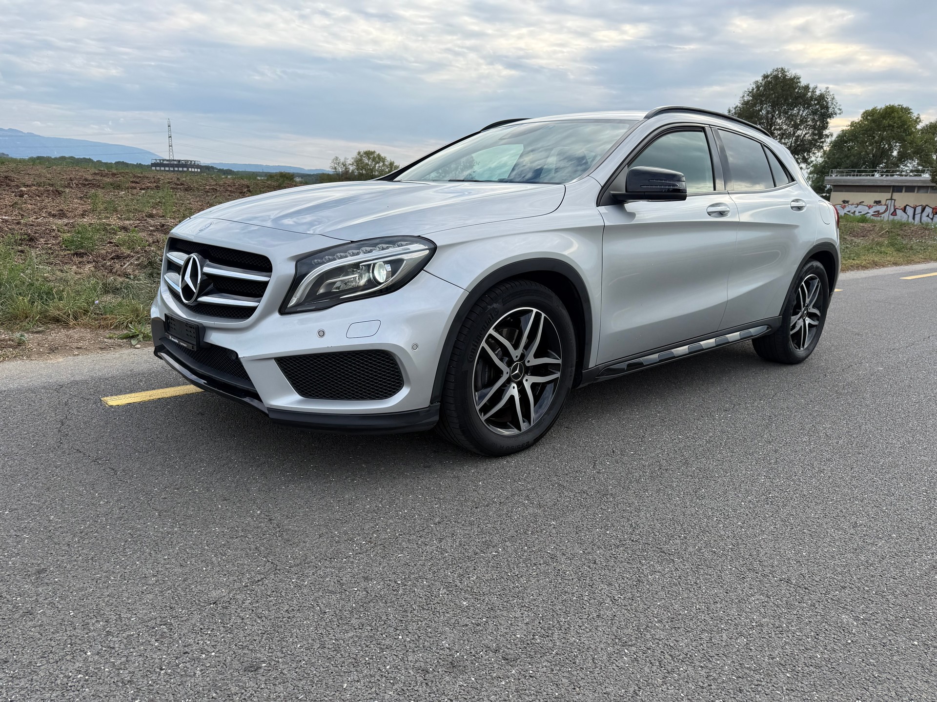 MERCEDES-BENZ GLA 250 AMG Line 4Matic 7G-DCT-image-0