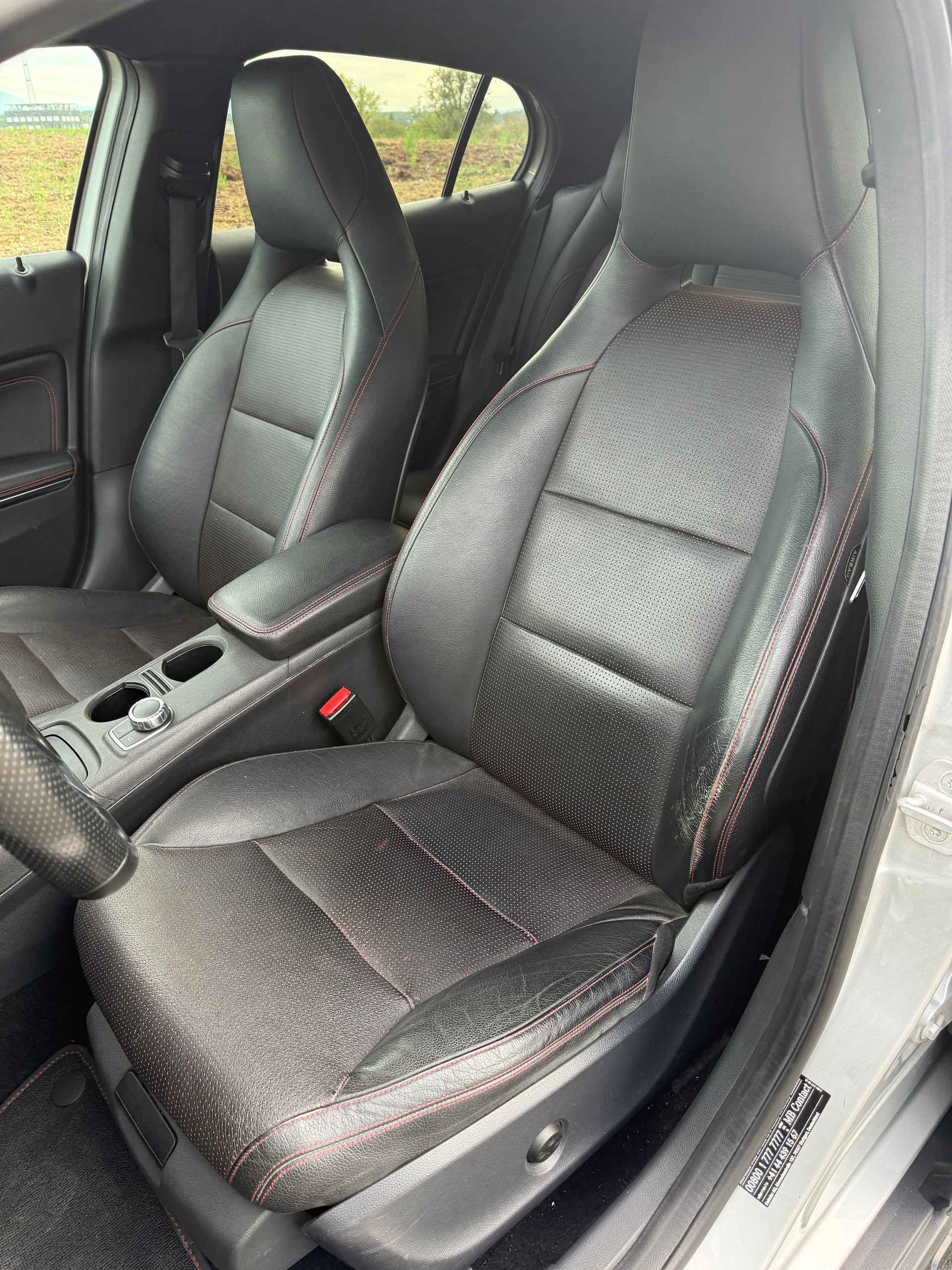 MERCEDES-BENZ GLA 250 AMG Line 4Matic 7G-DCT-image-13