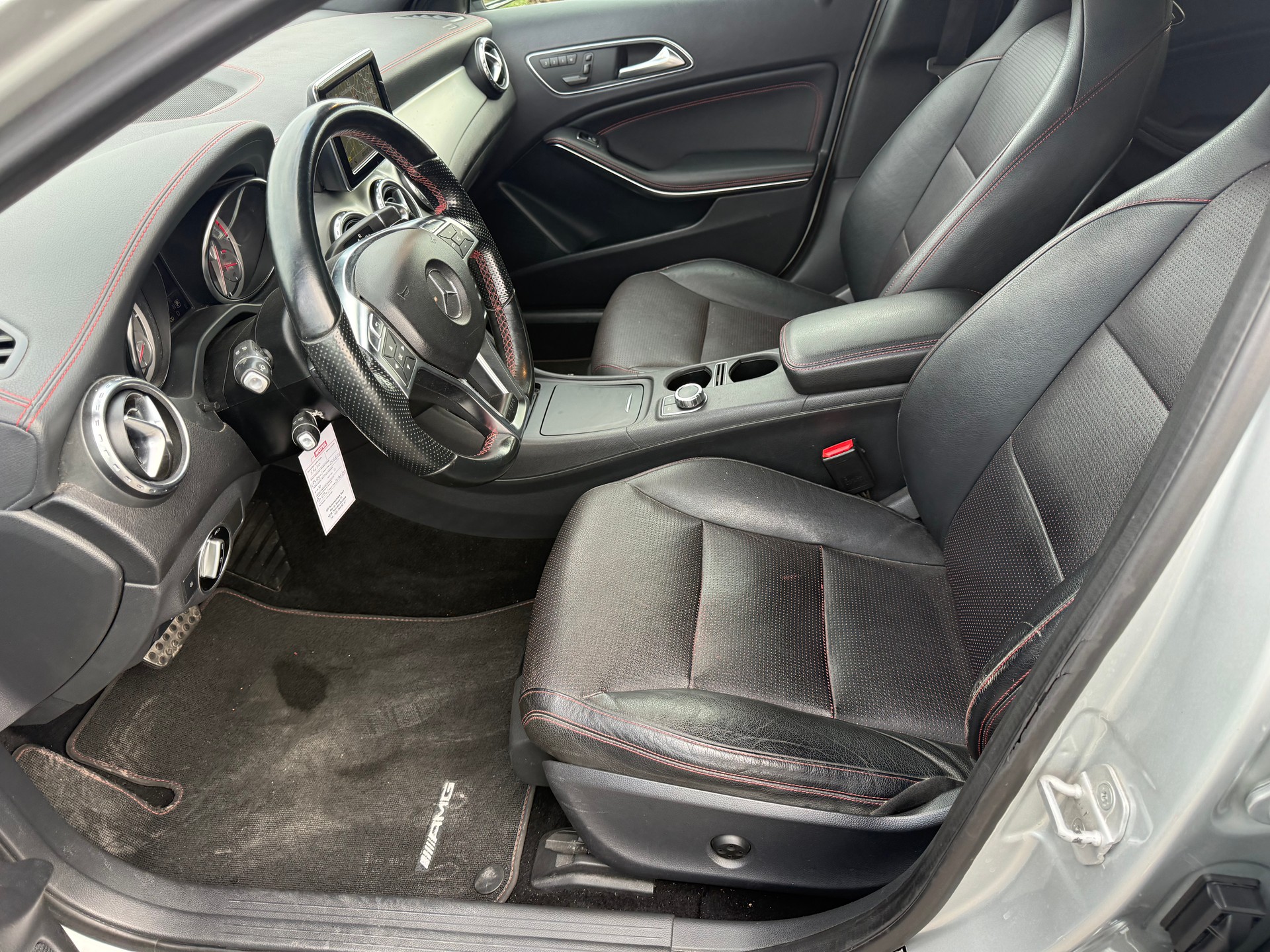 MERCEDES-BENZ GLA 250 AMG Line 4Matic 7G-DCT-image-11