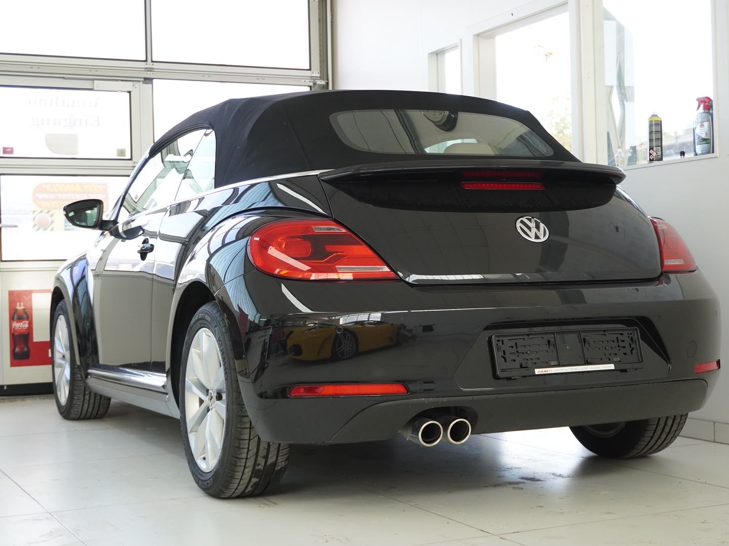 VW Beetle Cabrio 2.0 TDI Design-image-2