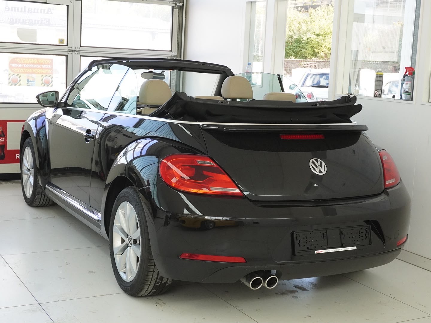 VW Beetle Cabrio 2.0 TDI Design-image-3