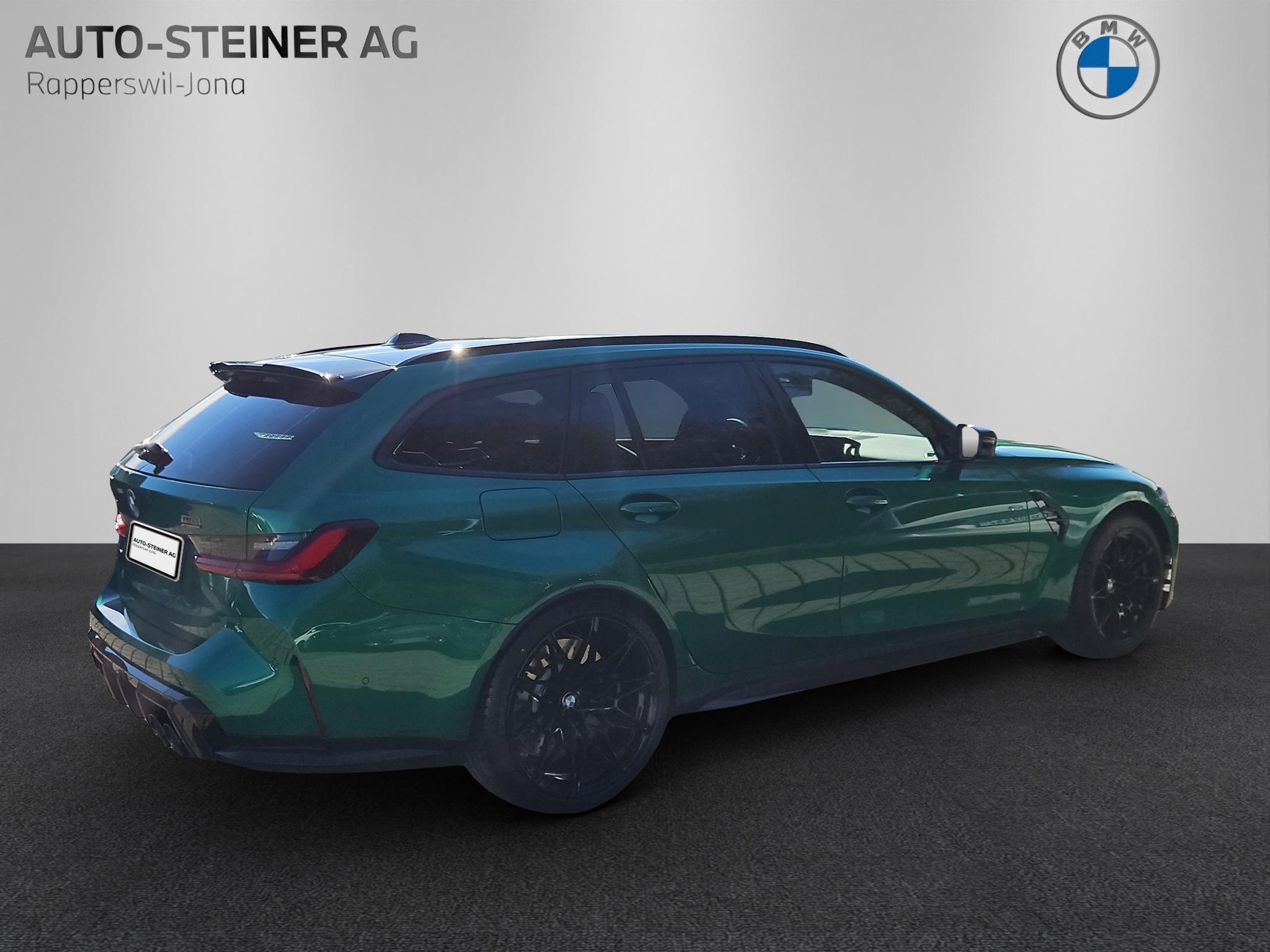 BMW M3 Competition M xDrive Touring-image-4