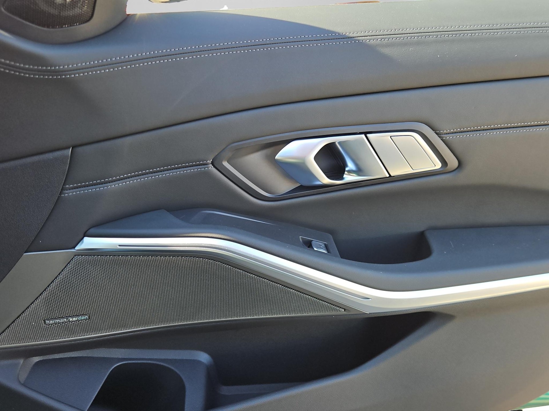 BMW M3 Competition M xDrive Touring-image-15