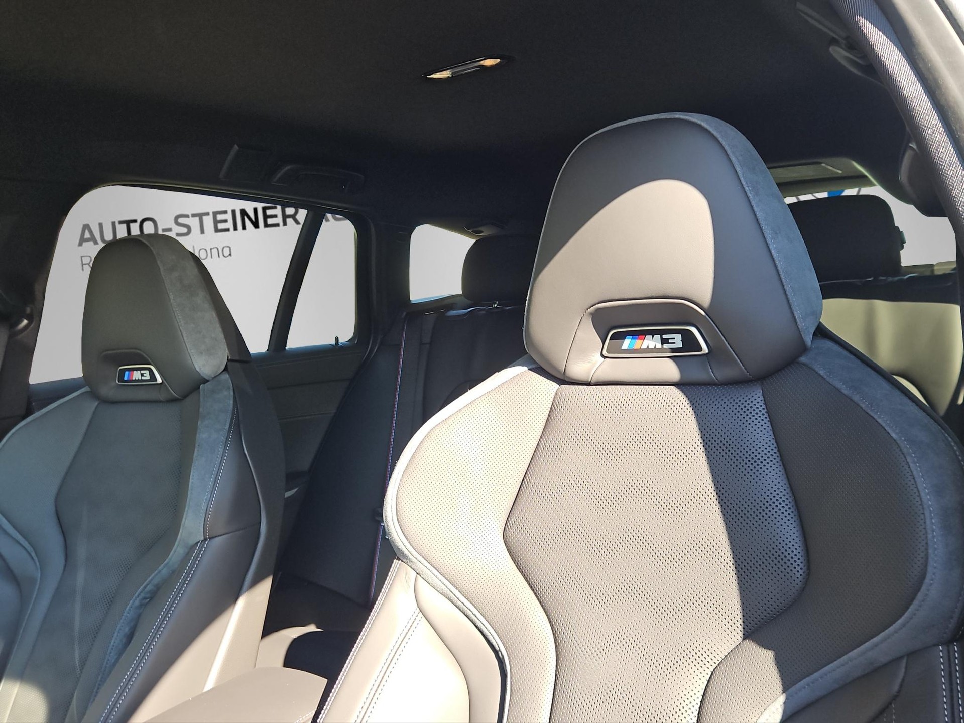 BMW M3 Competition M xDrive Touring-image-10