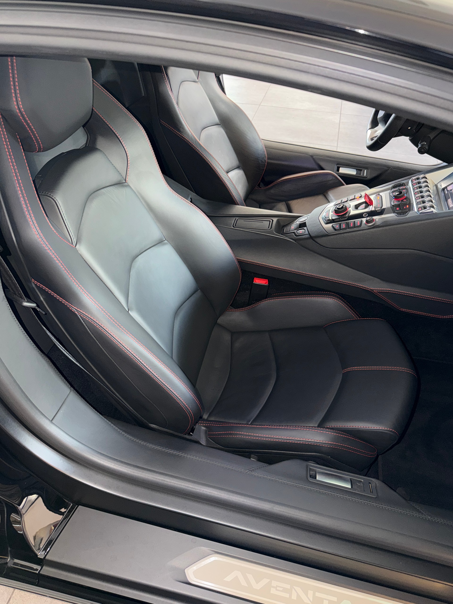 LAMBORGHINI Aventador LP700-4 Coupé E-Gear-image-16