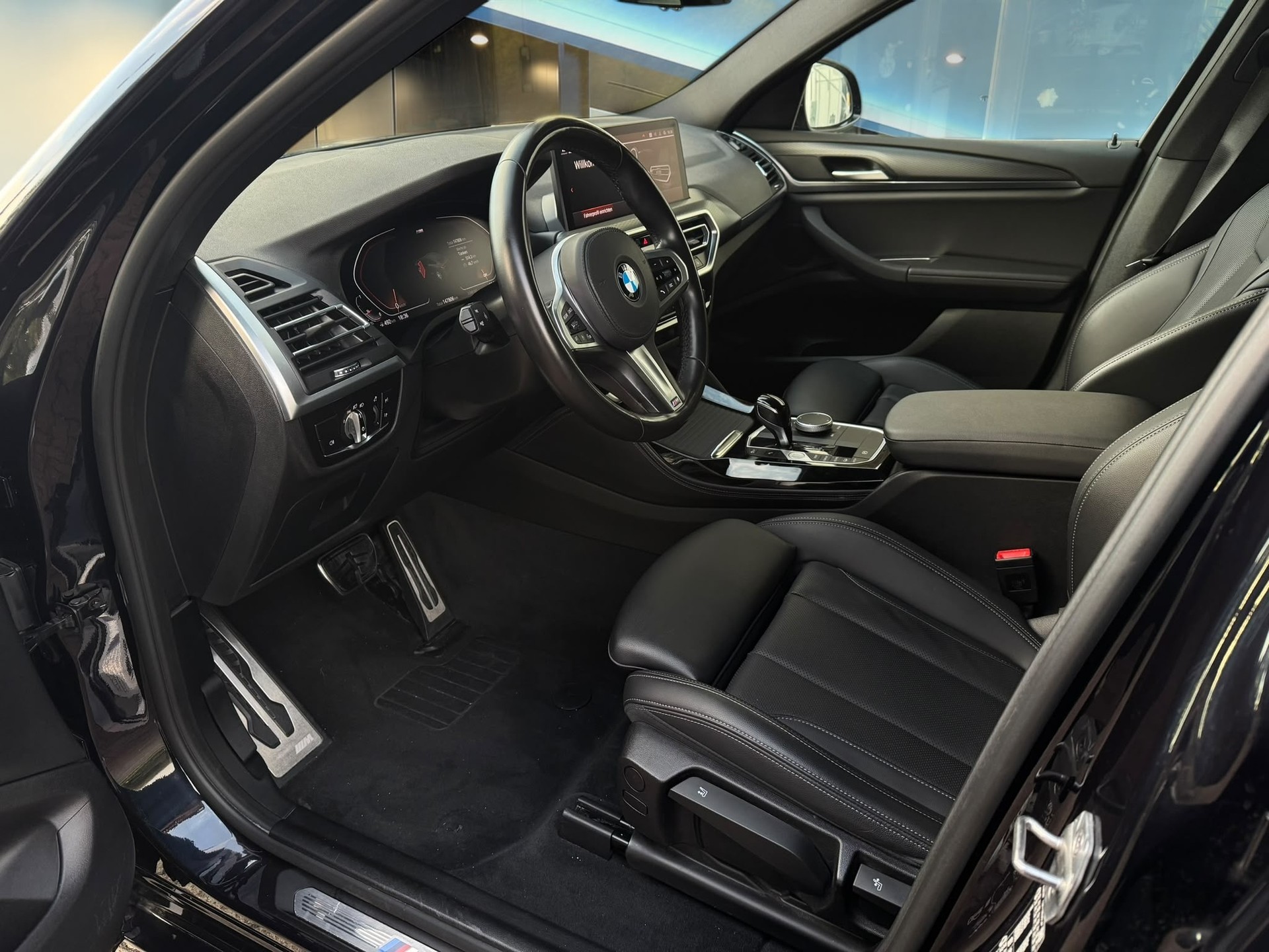 BMW X4 xDrive 20d M-Sportpaket *21'ZOLL*LED*AHK*-image-17