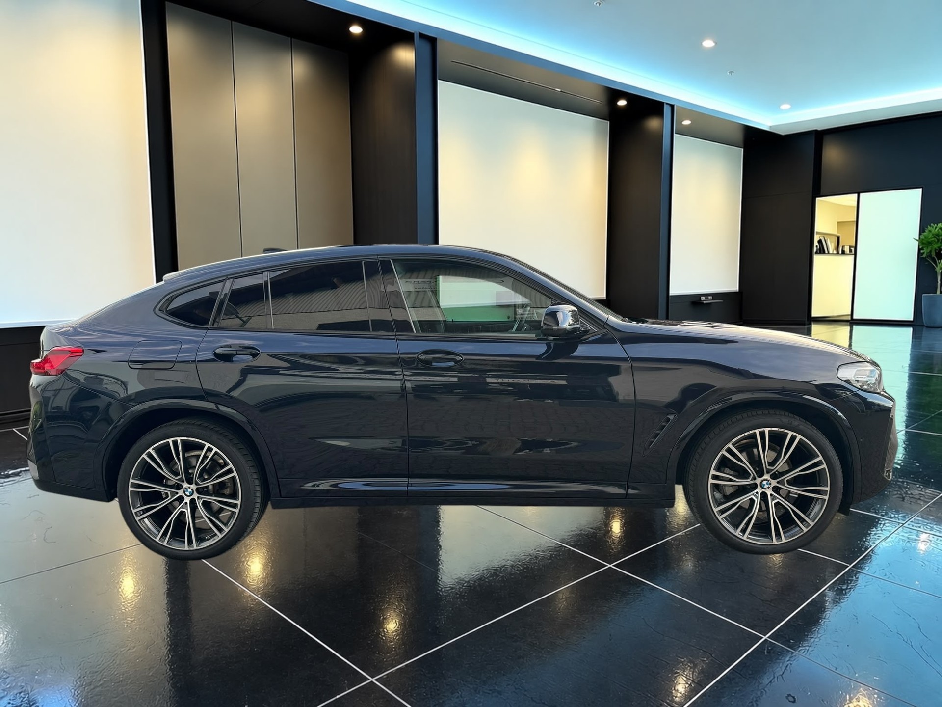 BMW X4 xDrive 20d M-Sportpaket *21'ZOLL*LED*AHK*-image-9