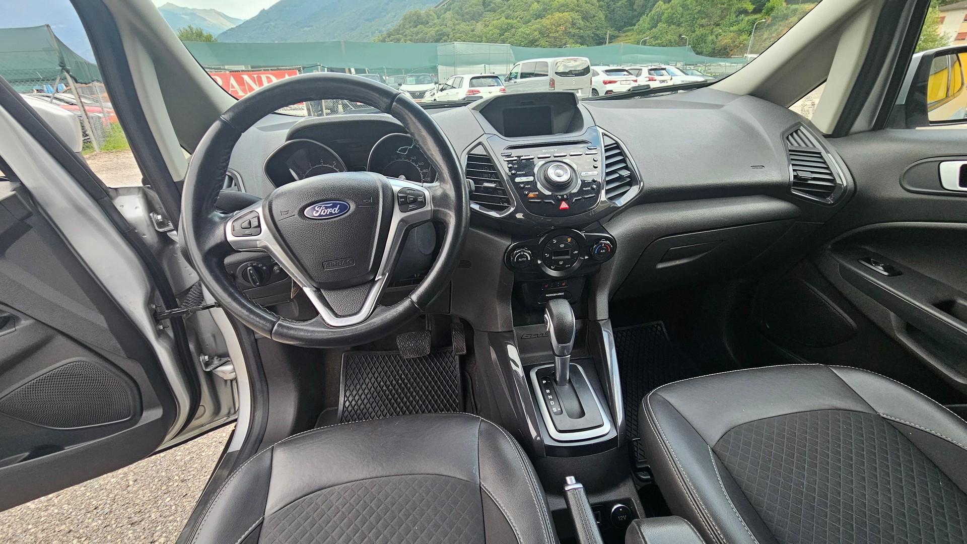 FORD EcoSport 1.5 Trend PowerShift-image-4