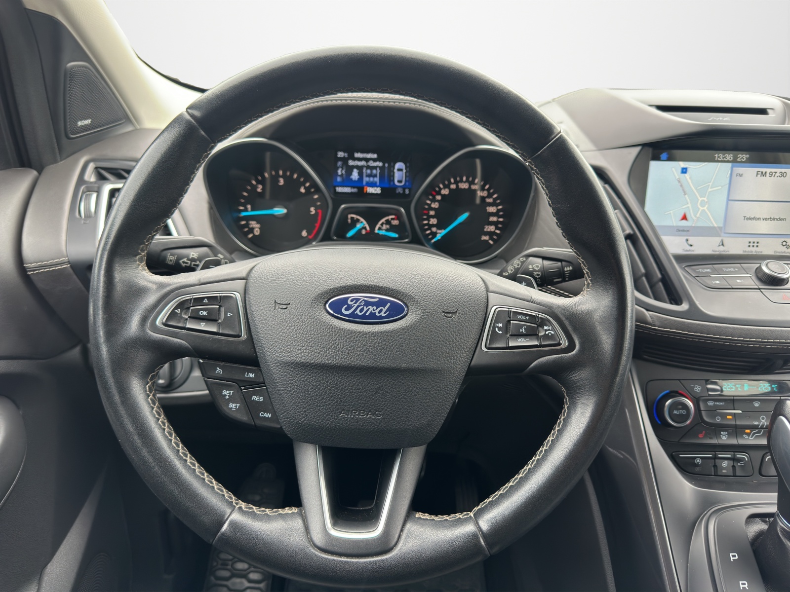 FORD Kuga 2.0 TDCi Vignale 4WD PowerShift *180PS*Zahnriemen+WP frisch ersetzt/frisch MFK+Service*-image-9