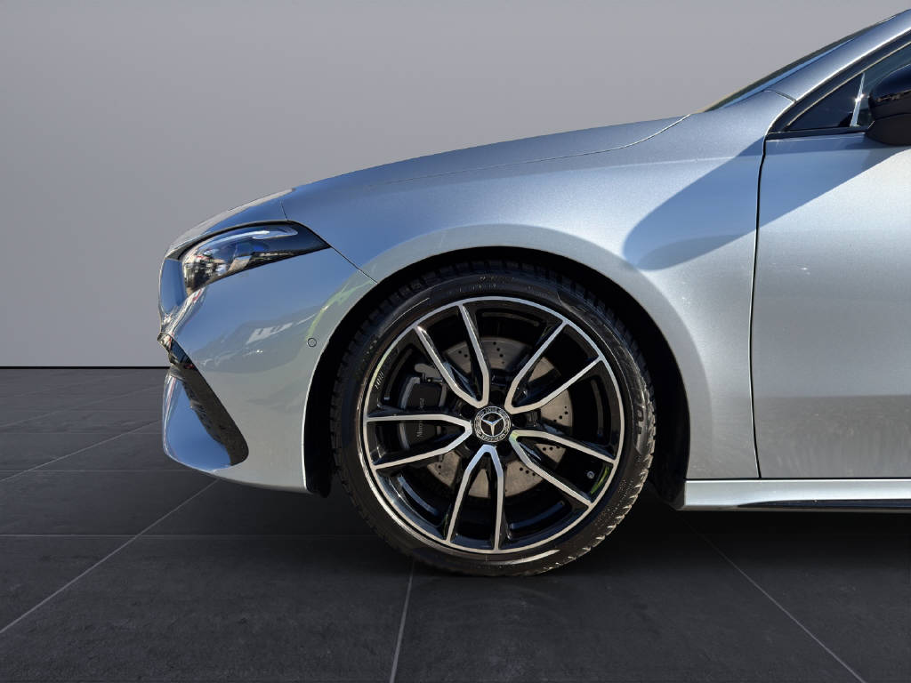 MERCEDES-BENZ A 250 AMG Line 4m-image-16