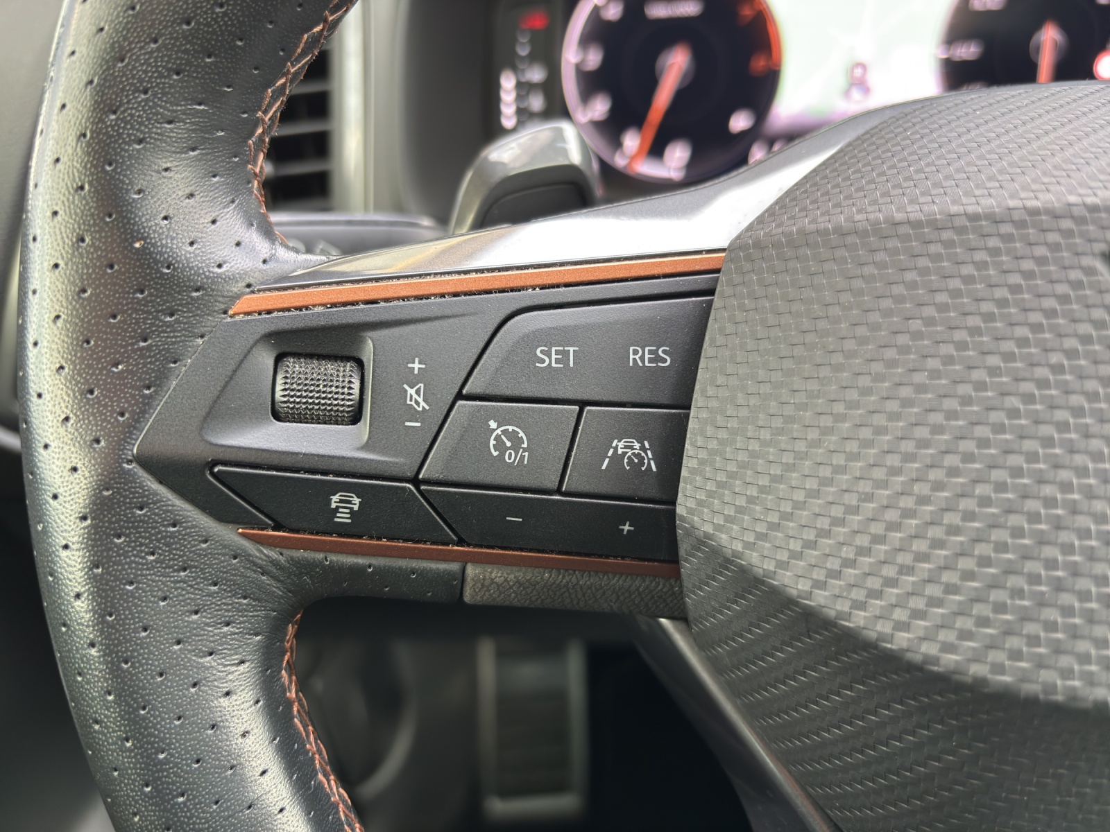 CUPRA Ateca 2.0TSI VZ 4Drive DSG mit AHK & elektr. Ledersitze mit Memory-image-14