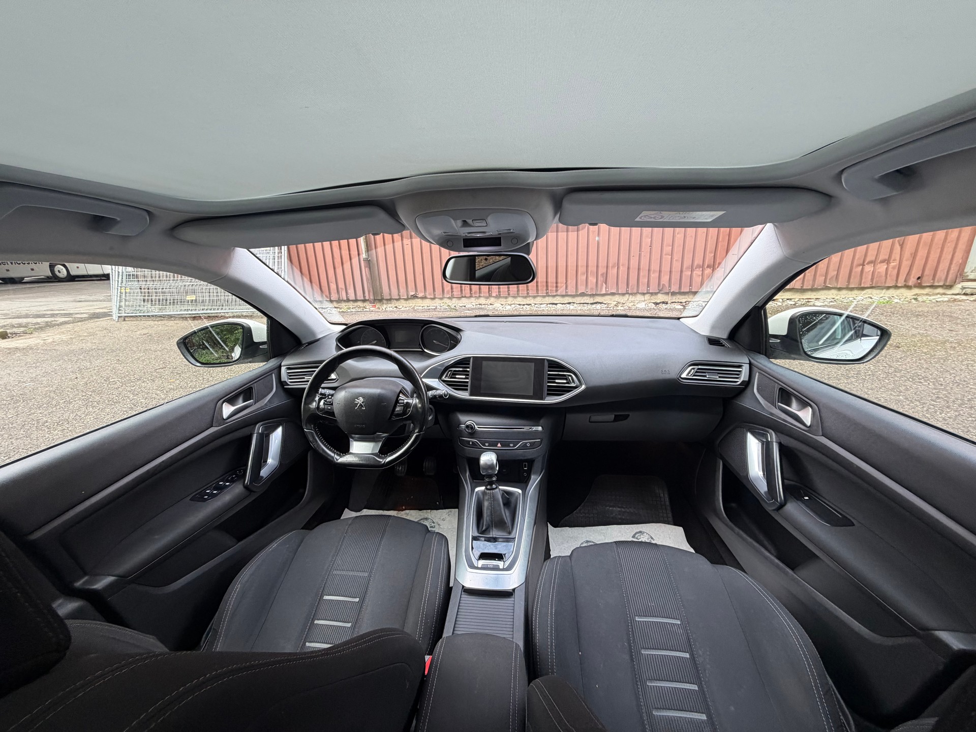 PEUGEOT 308 SW 1.2 THP Active-image-7