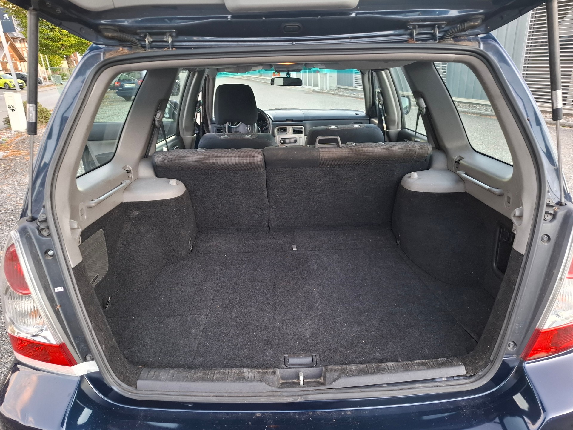 SUBARU Forester 2.0X Advantage-image-7