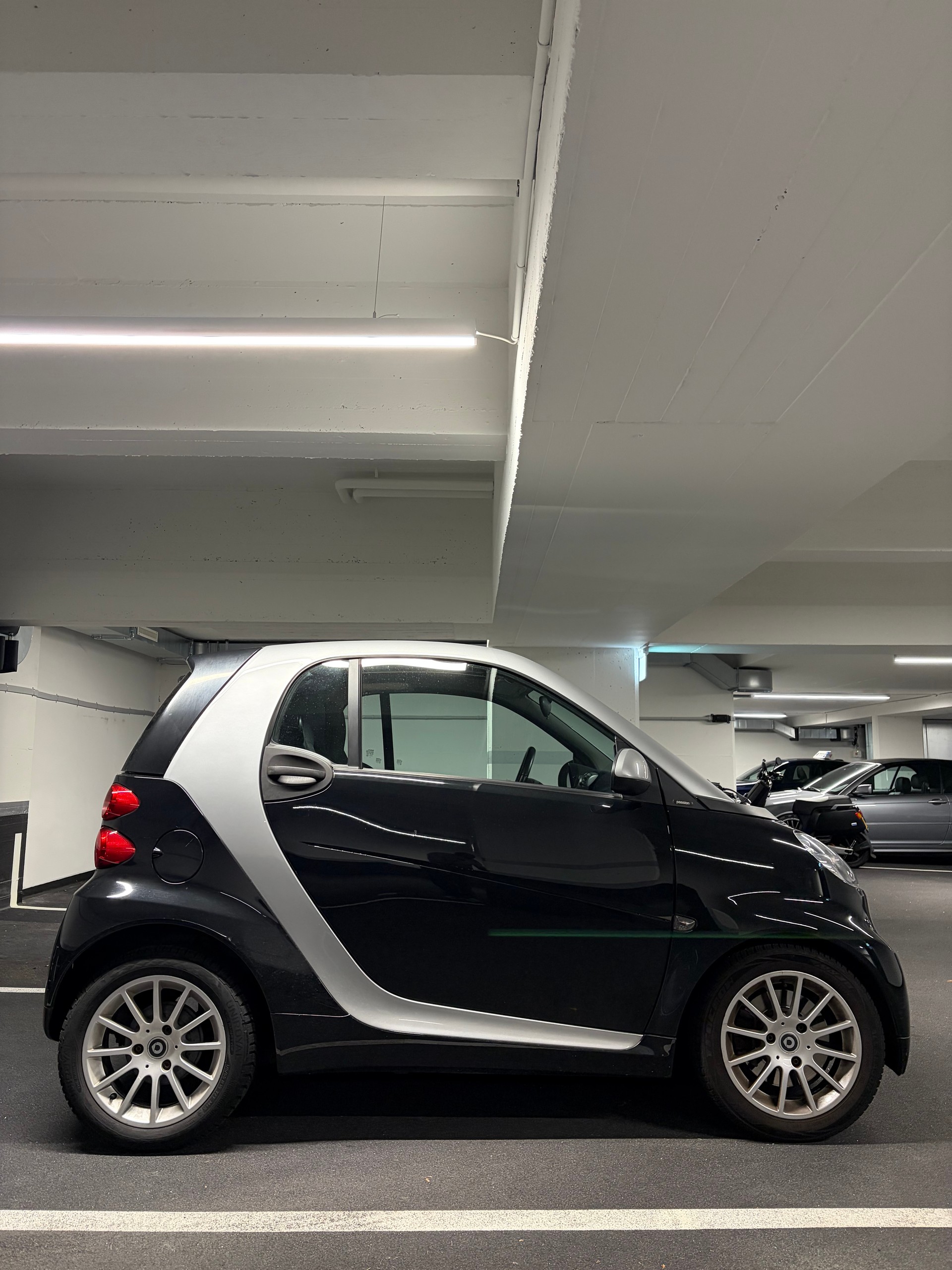 SMART FORTWO-image-1
