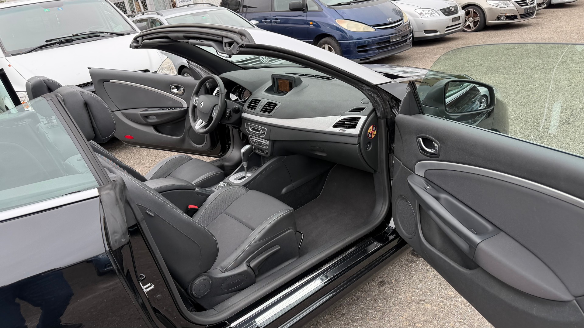RENAULT Mégane CC 2.0 16V Dynamique CVT-image-5