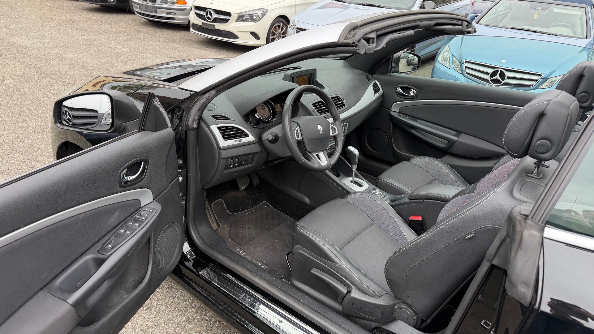 RENAULT Mégane CC 2.0 16V Dynamique CVT-image-6