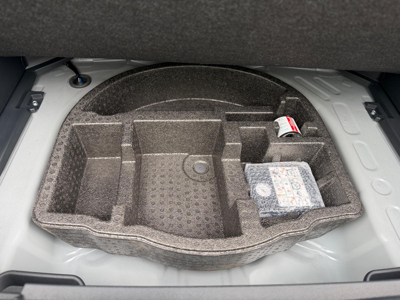 TOYOTA Yaris Cross 1.5 GR Sport e-CVT-image-14