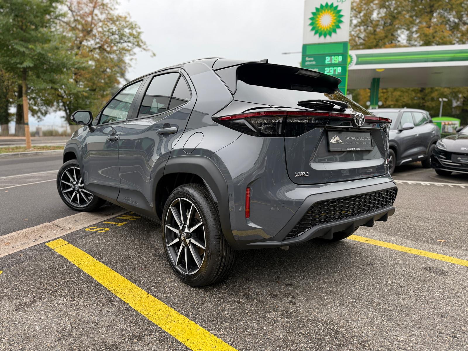 TOYOTA Yaris Cross 1.5 GR Sport e-CVT-image-2