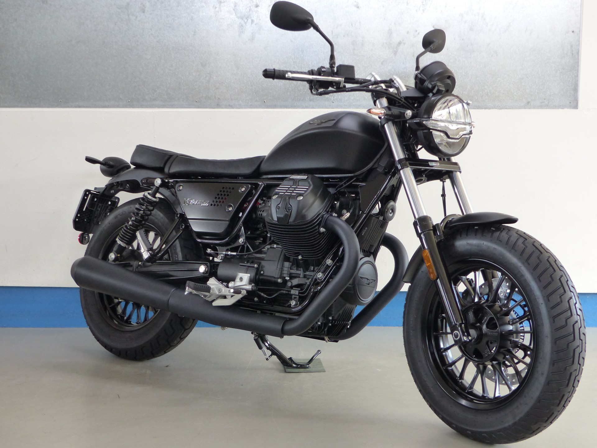 MOTO GUZZI V9 Bobber 850 ABS-image-6