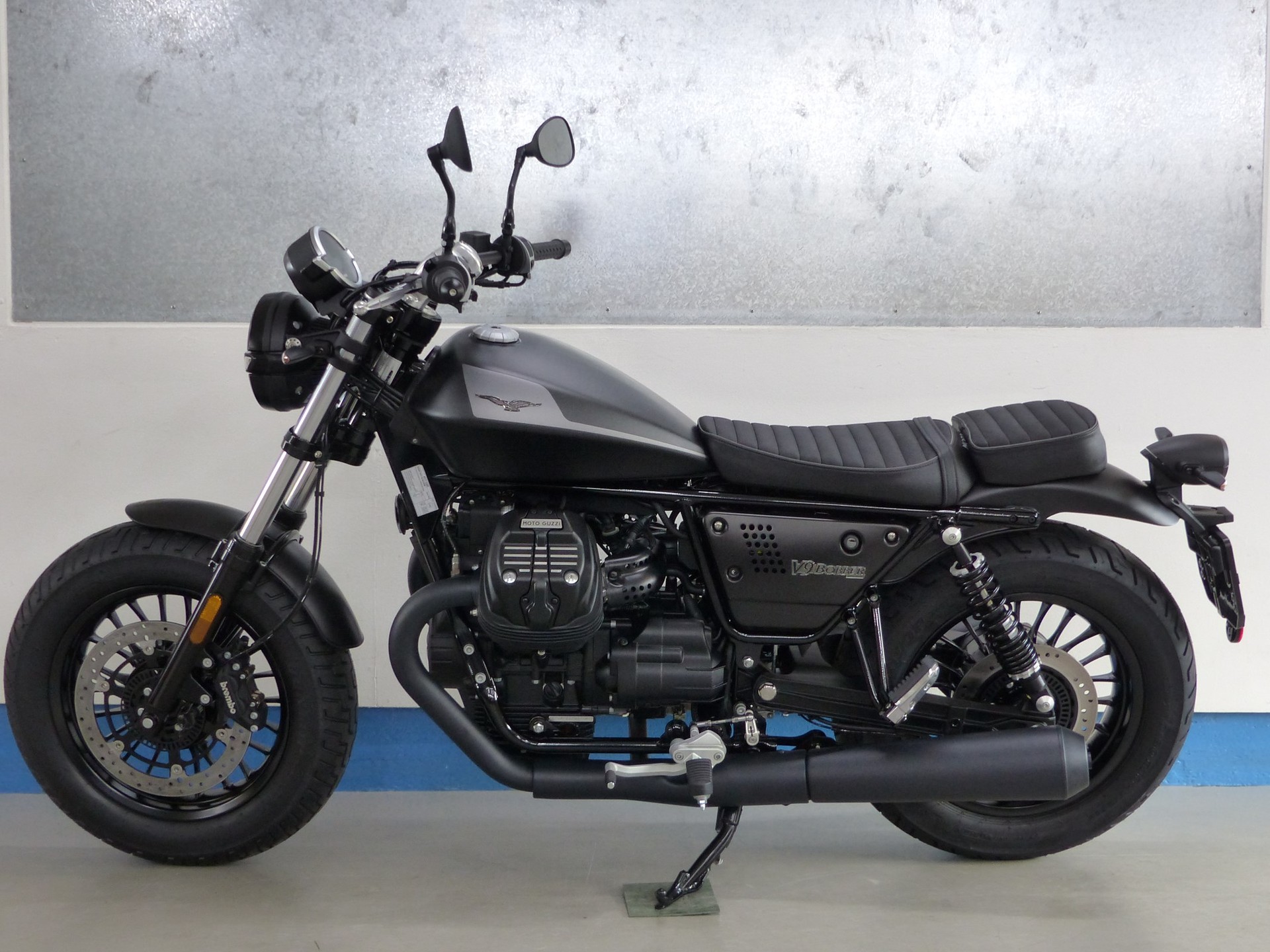 MOTO GUZZI V9 Bobber 850 ABS-showroom-element-2