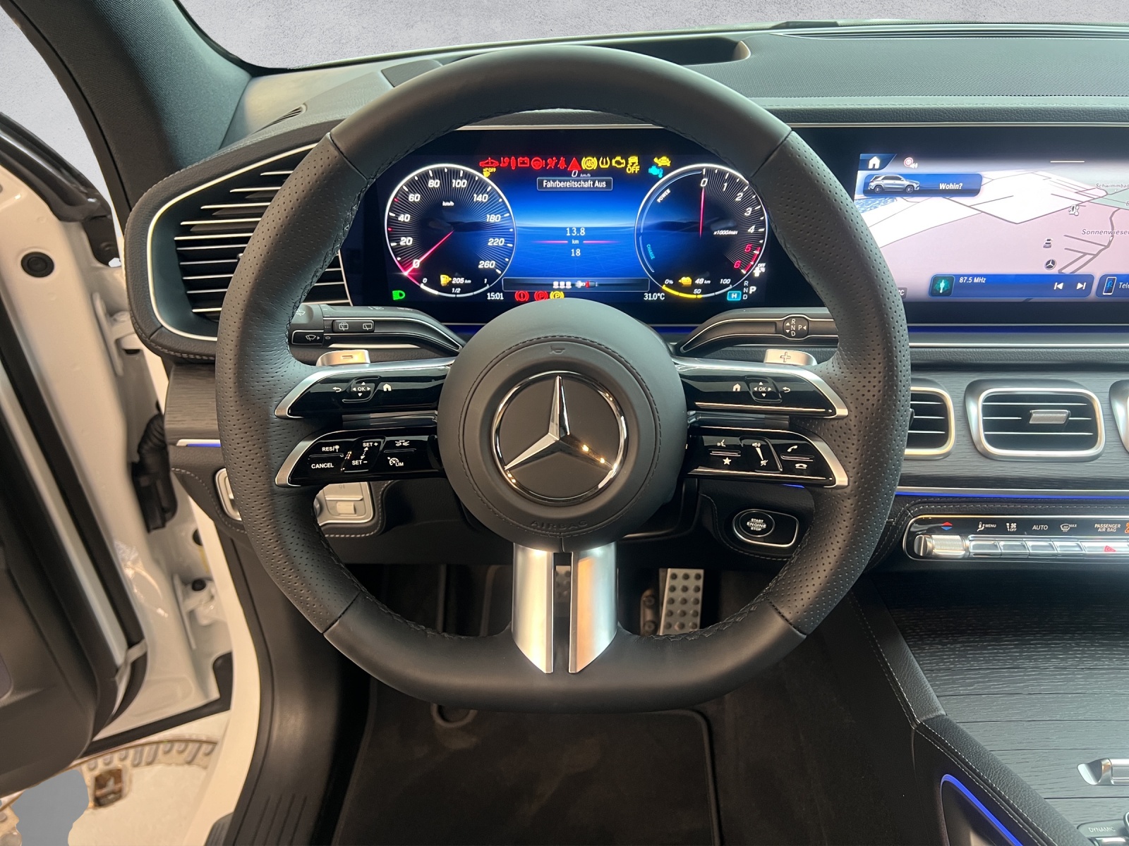 MERCEDES-BENZ GLE 350 de AMG Line 4Matic-image-11