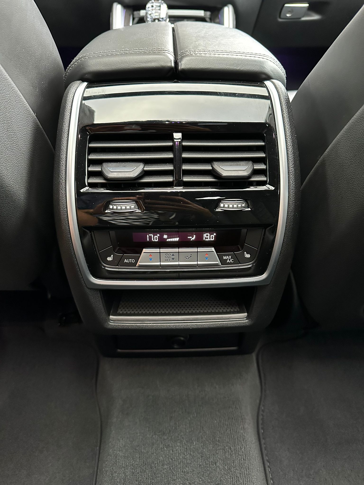 BMW X6 M50d-image-17