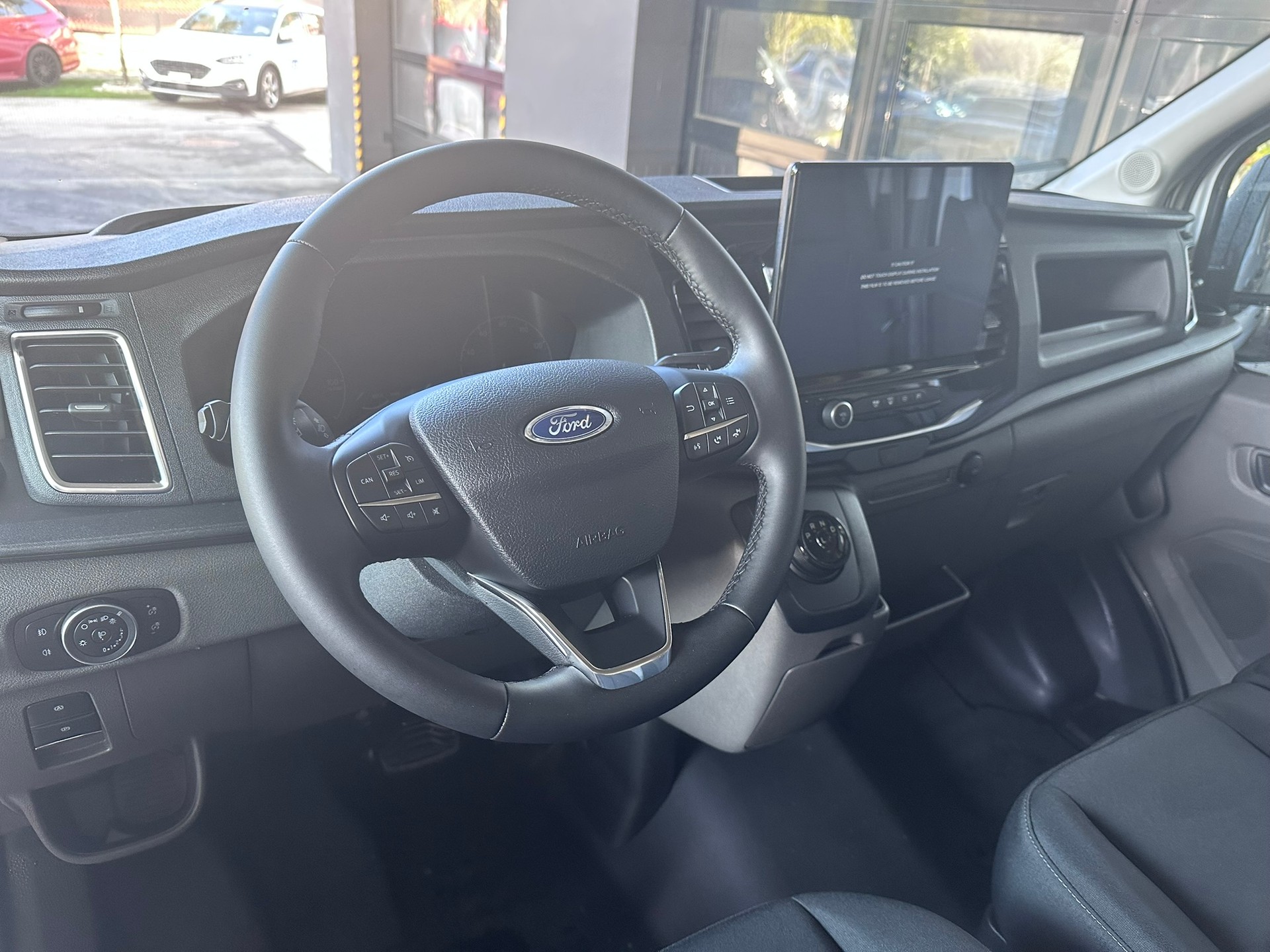 FORD E-Transit Van 350 L2 Trend RWD-image-5