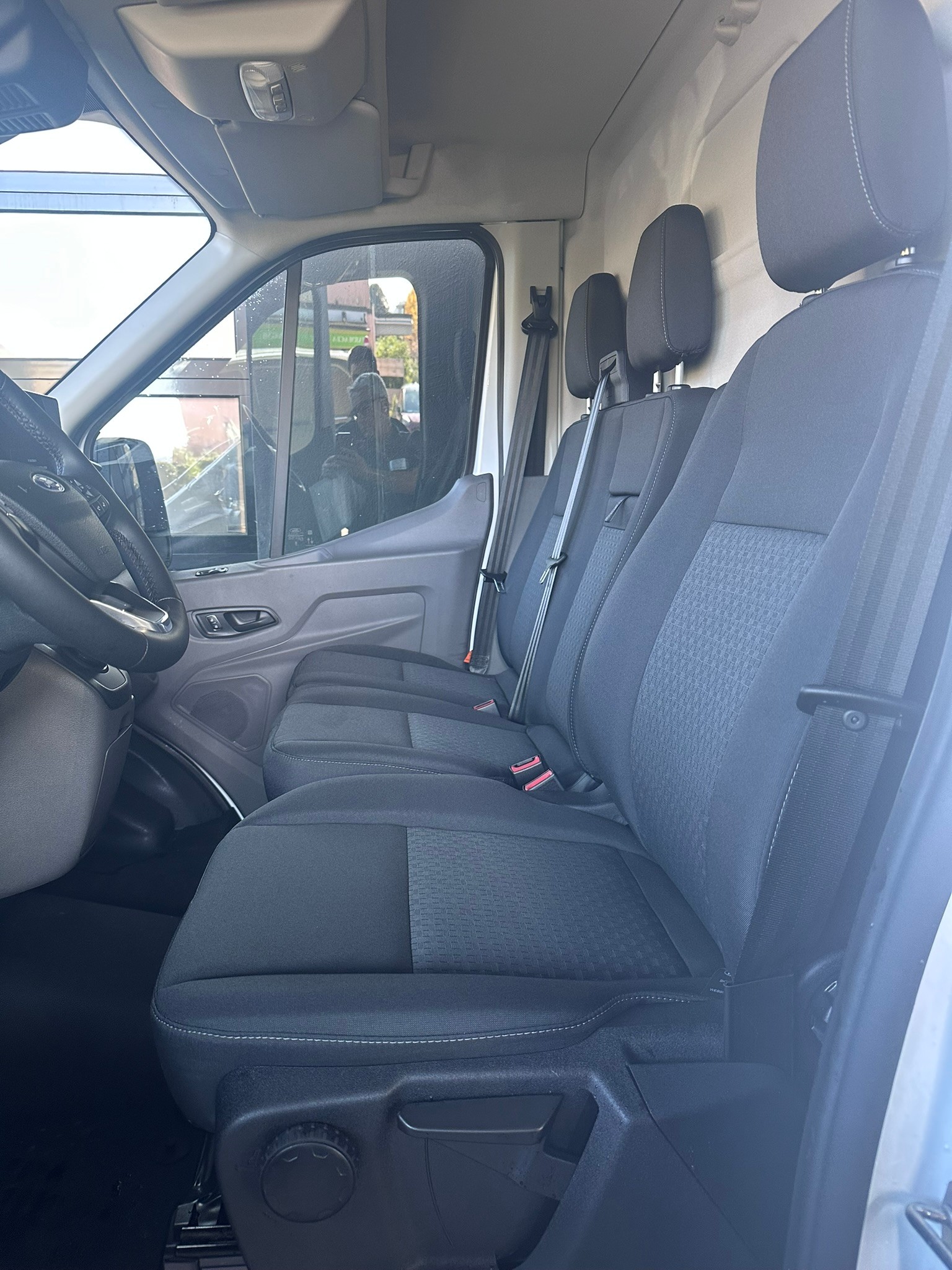 FORD E-Transit Van 350 L2 Trend RWD-image-6