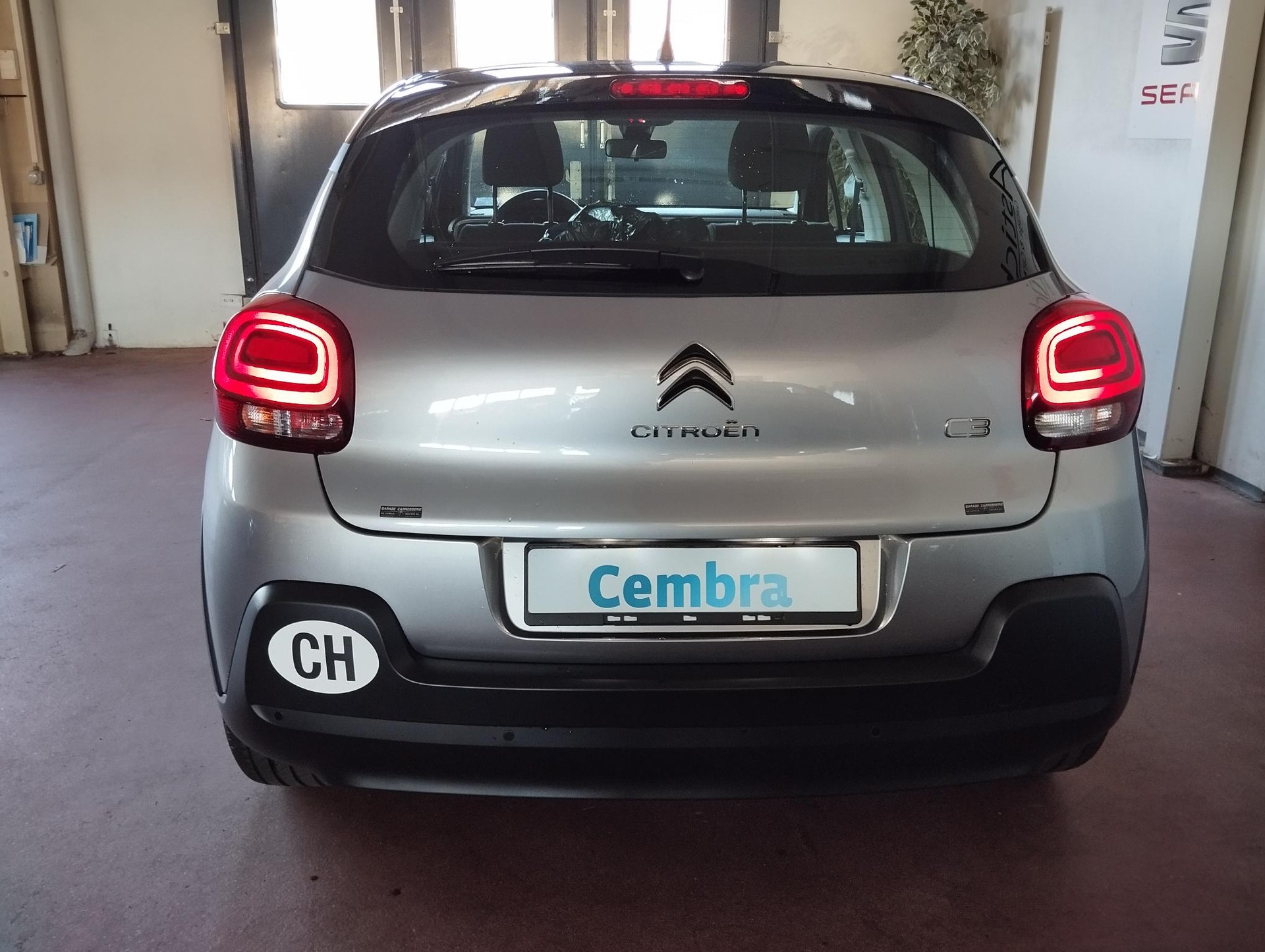 CITROEN C3 1.2i PureTech Shine EAT6-image-4