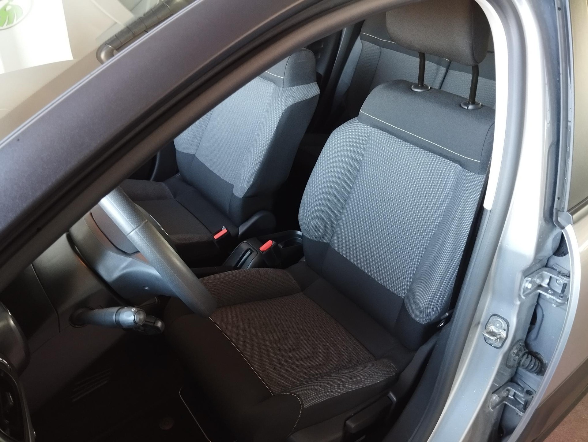 CITROEN C3 1.2i PureTech Shine EAT6-image-9
