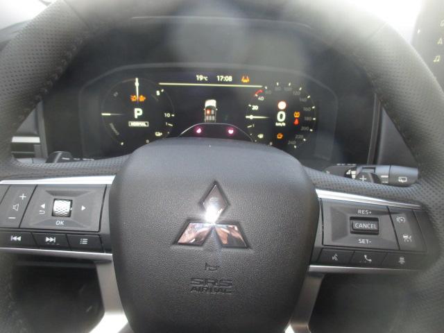 MITSUBISHI Outlander 2.4 PHEV Invite 4x4-image-8