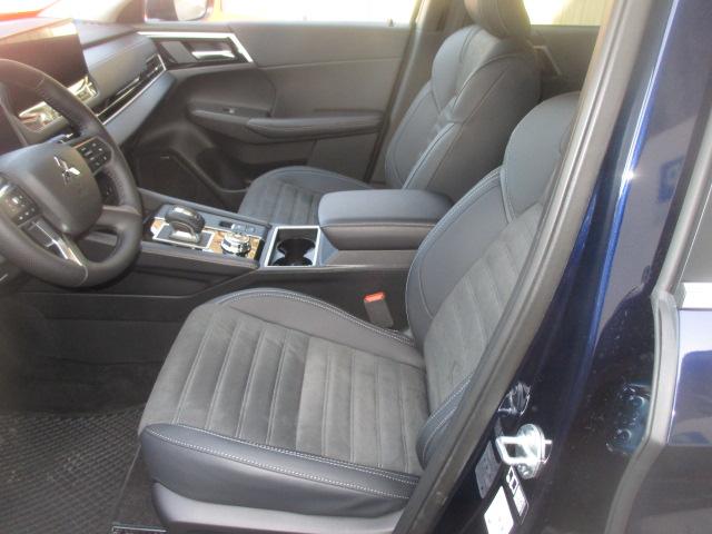 MITSUBISHI Outlander 2.4 PHEV Invite 4x4-image-7