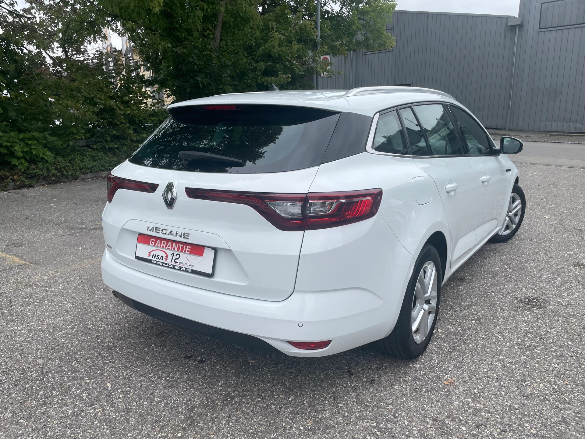 RENAULT Mégane Grandtour 1.5 dCi Business * Gr.Navi * Klima-auto * Tempomat * PDC H * Frisch Ab MFK-image-4