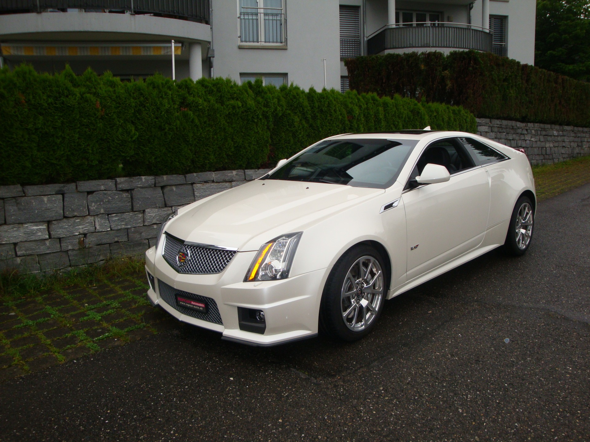 CADILLAC CTS-V Coupe 6.2 V8 SC Automatik-image-2