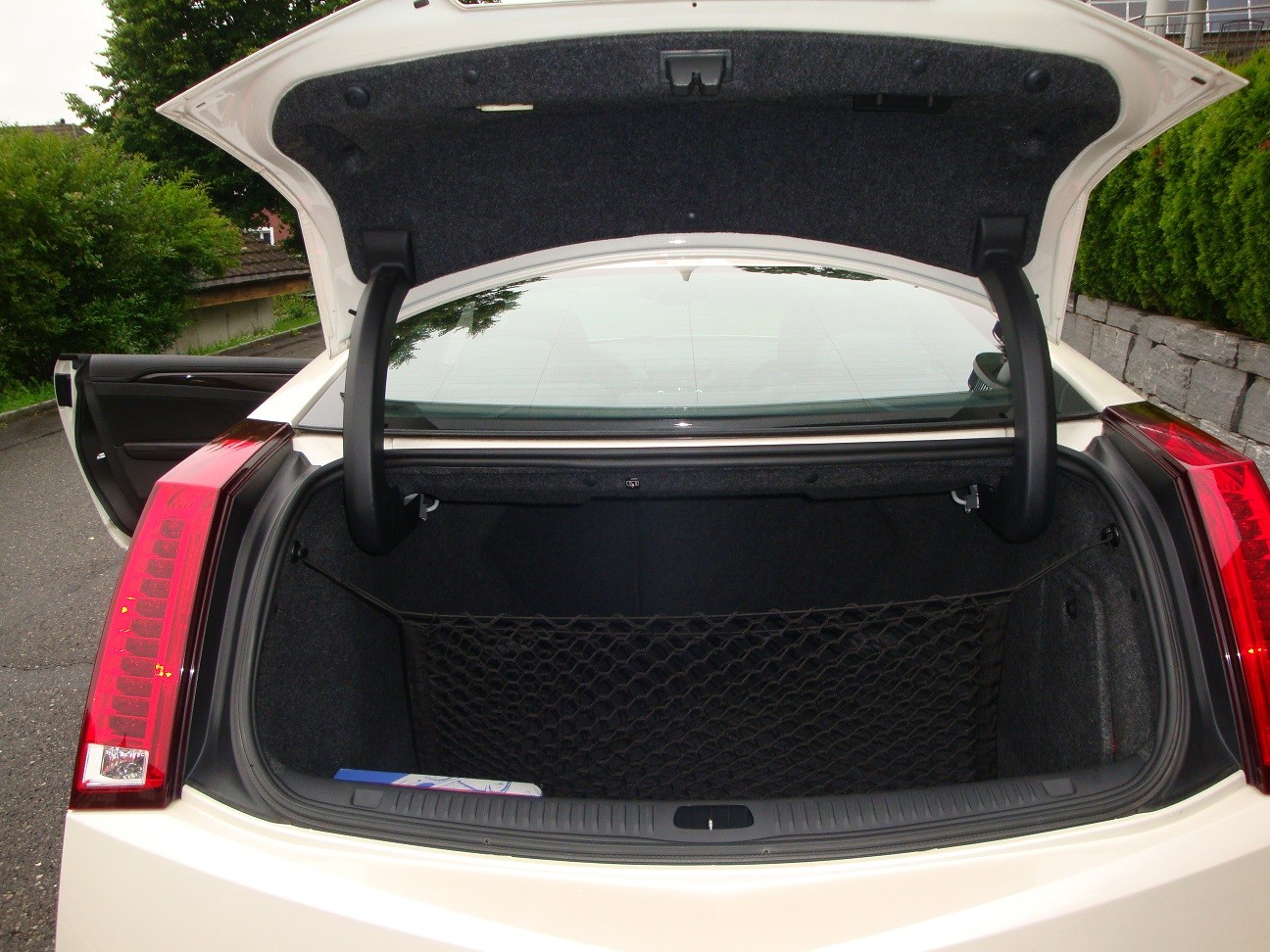 CADILLAC CTS-V Coupe 6.2 V8 SC Automatik-image-8