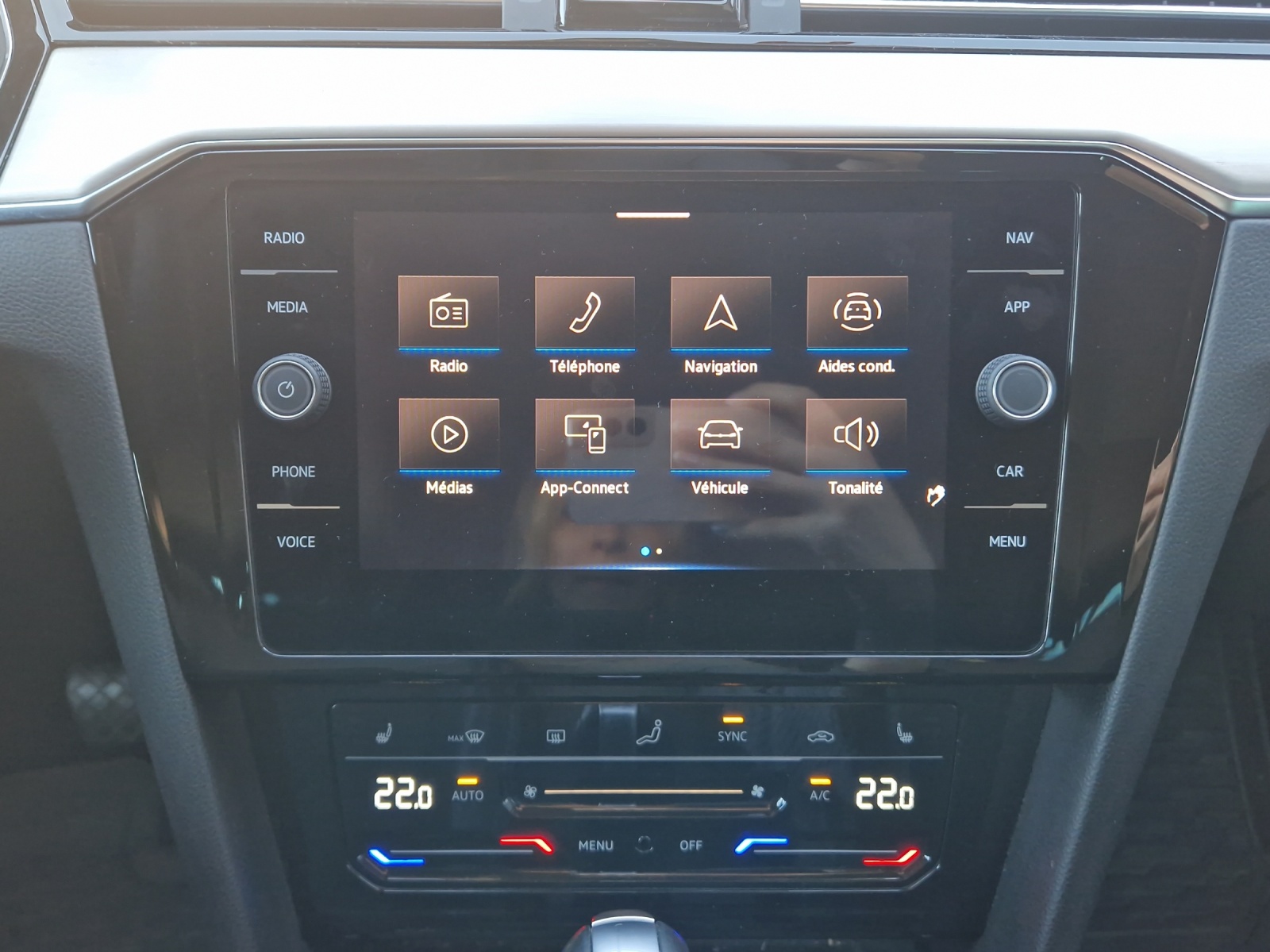 VW Passat 2.0 TDI BMT Elegance 4Motion DSG-image-10