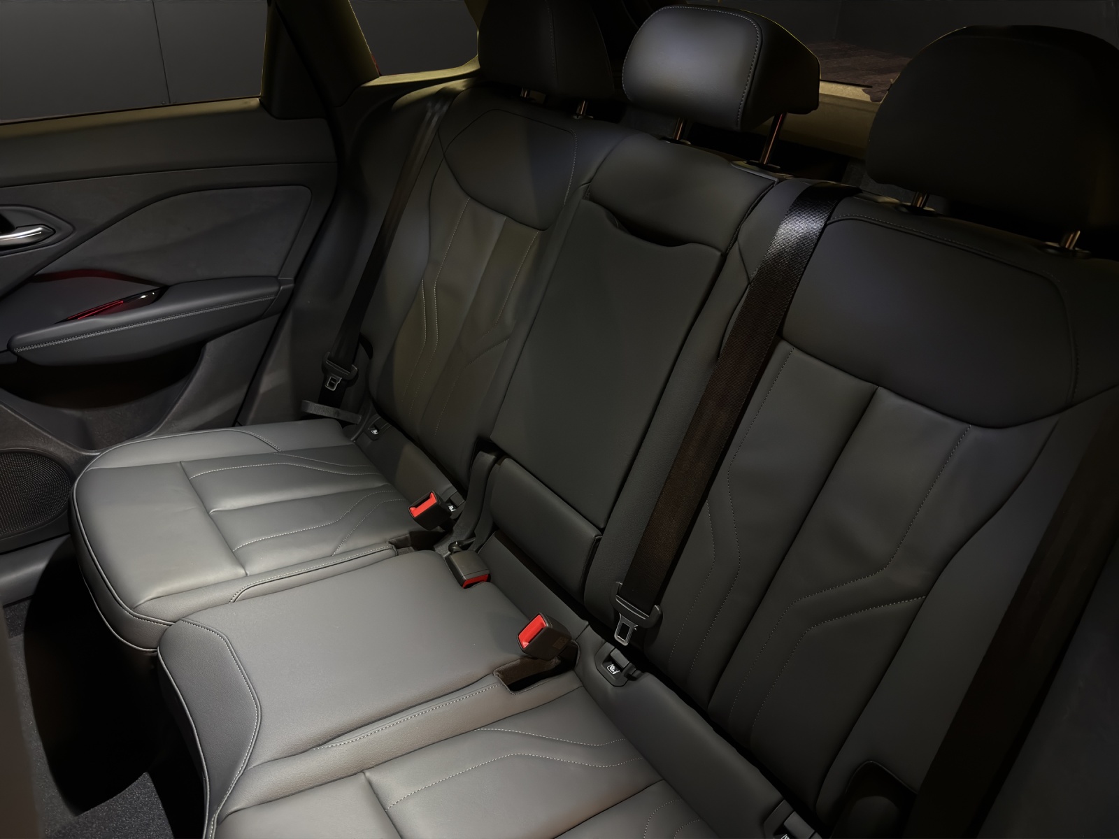 AUDI Q3 SUV 110 kW TFSI S tronic-image-10