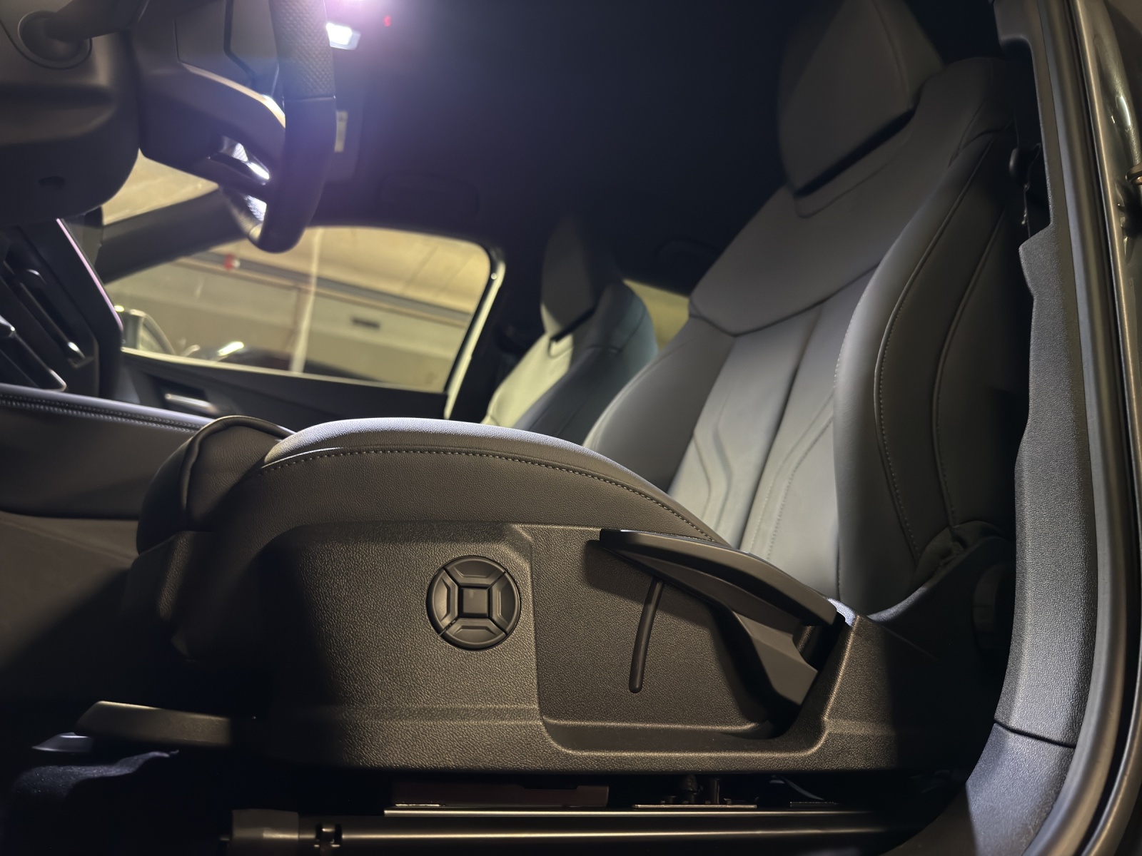 AUDI Q3 SUV 110 kW TFSI S tronic-image-22