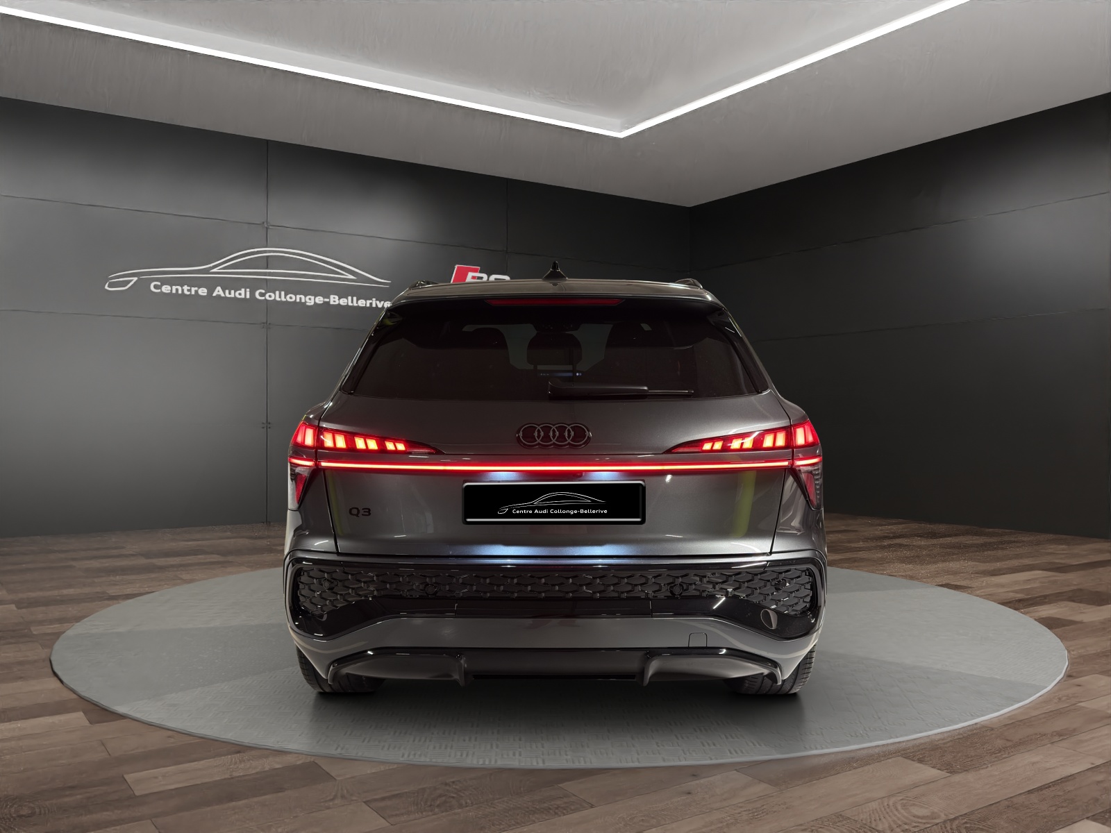 AUDI Q3 SUV 110 kW TFSI S tronic-image-4